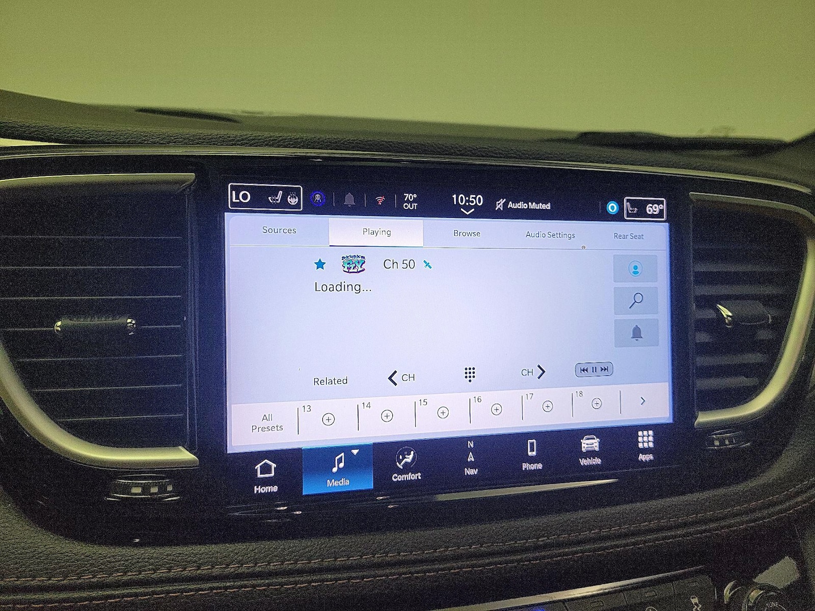 2024 Chrysler Pacifica Pinnacle - Photo 15