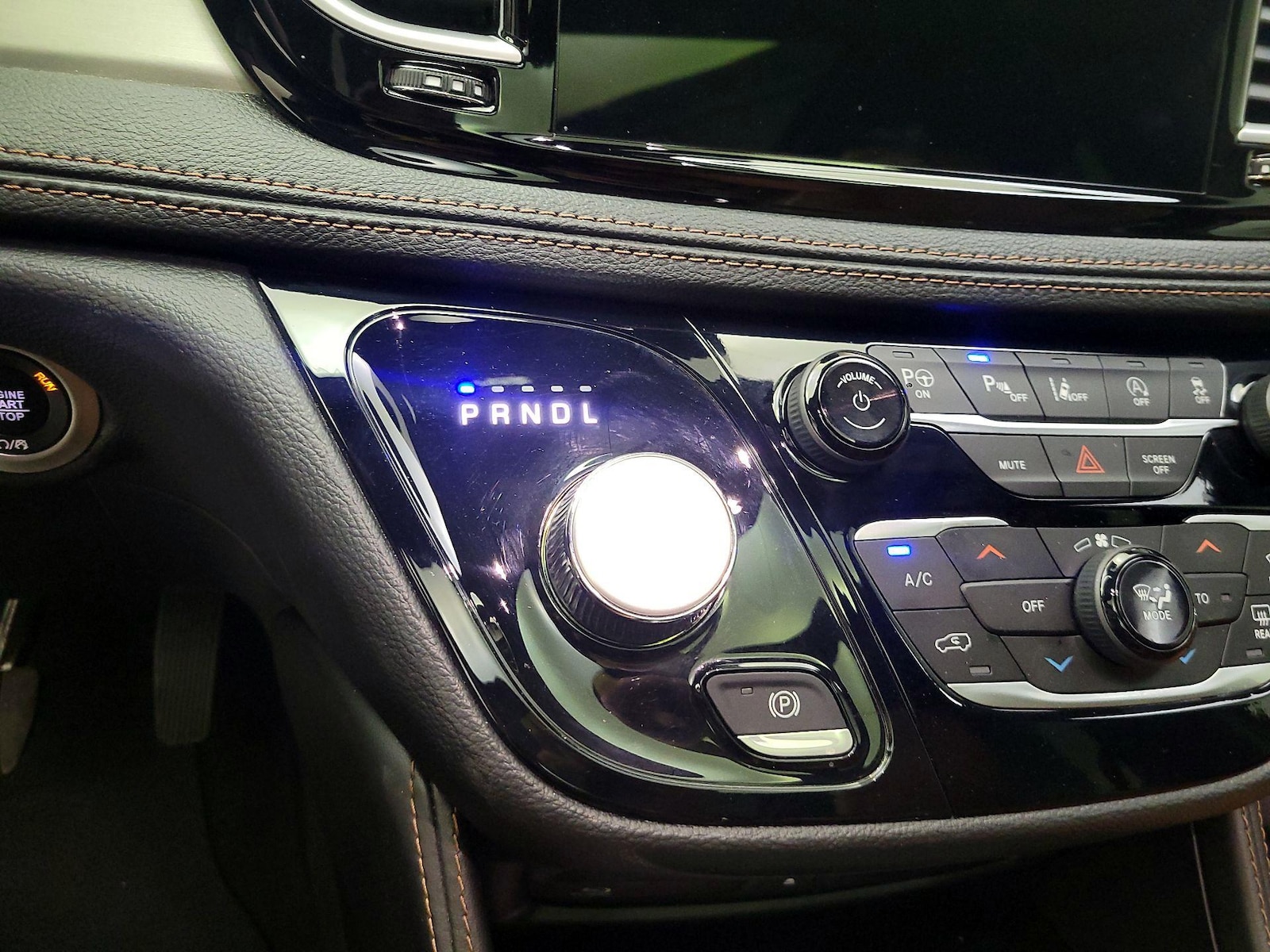 2024 Chrysler Pacifica Pinnacle - Photo 17
