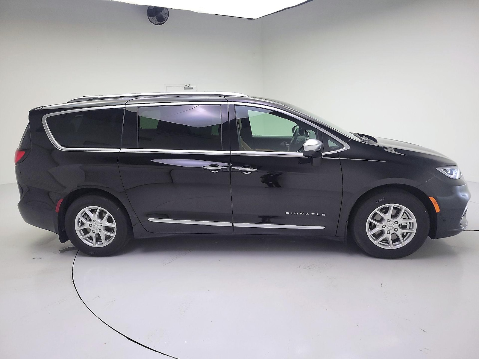 2024 Chrysler Pacifica Pinnacle - Photo 4