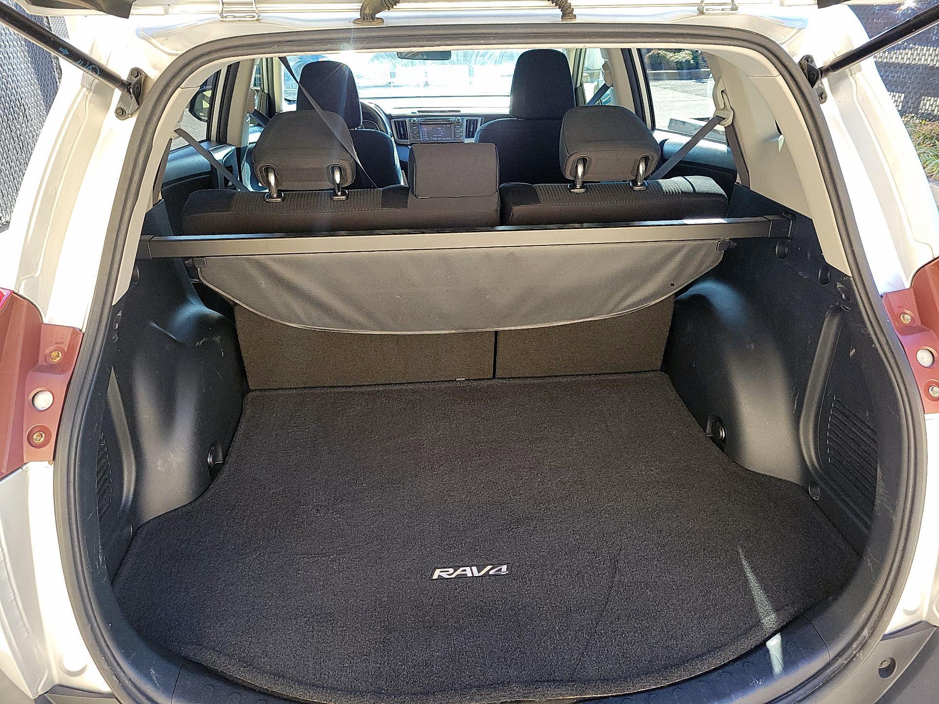 Thumbnail: 2015 Toyota RAV4 - 18