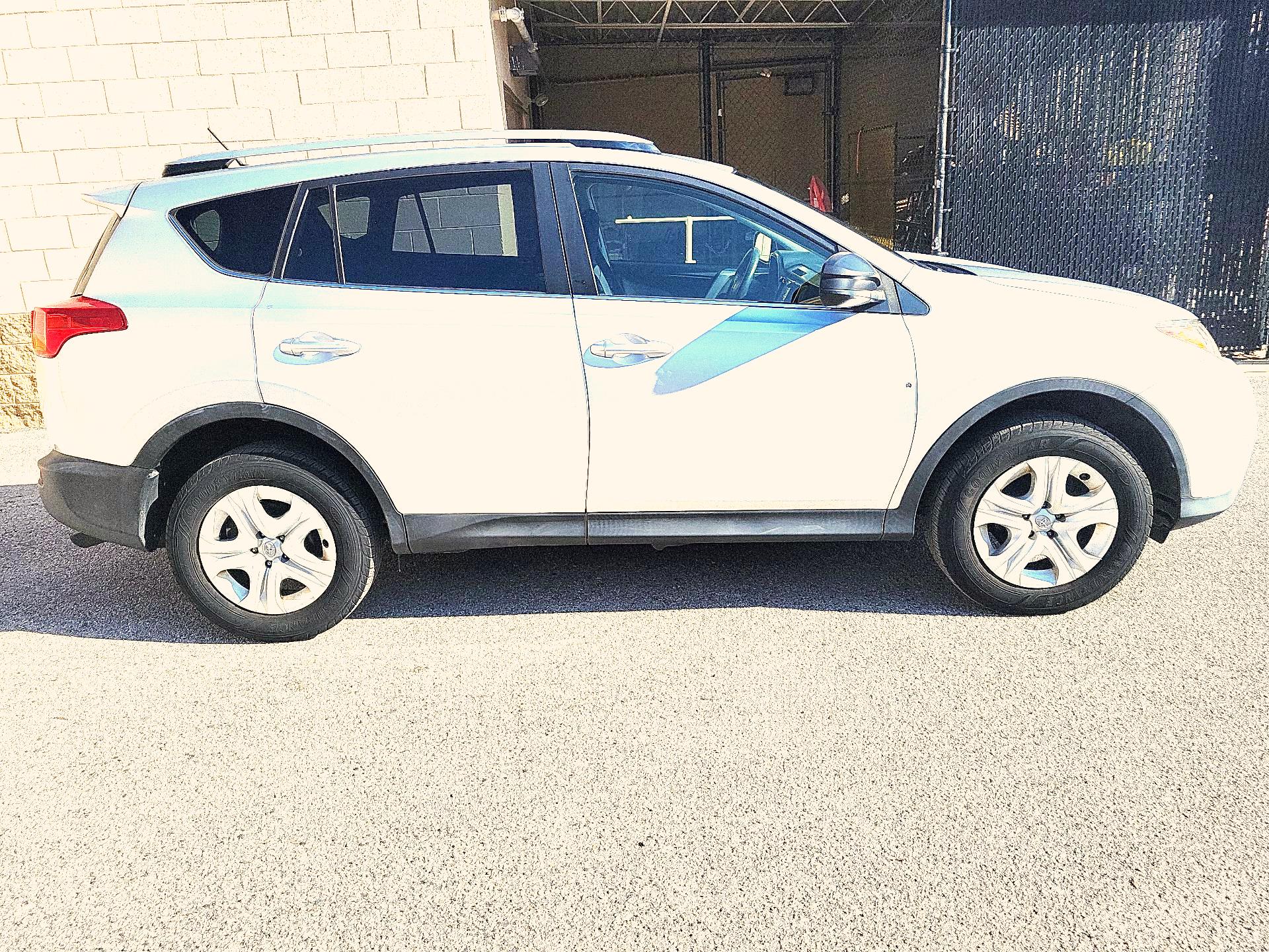 Thumbnail: 2015 Toyota RAV4 - 4