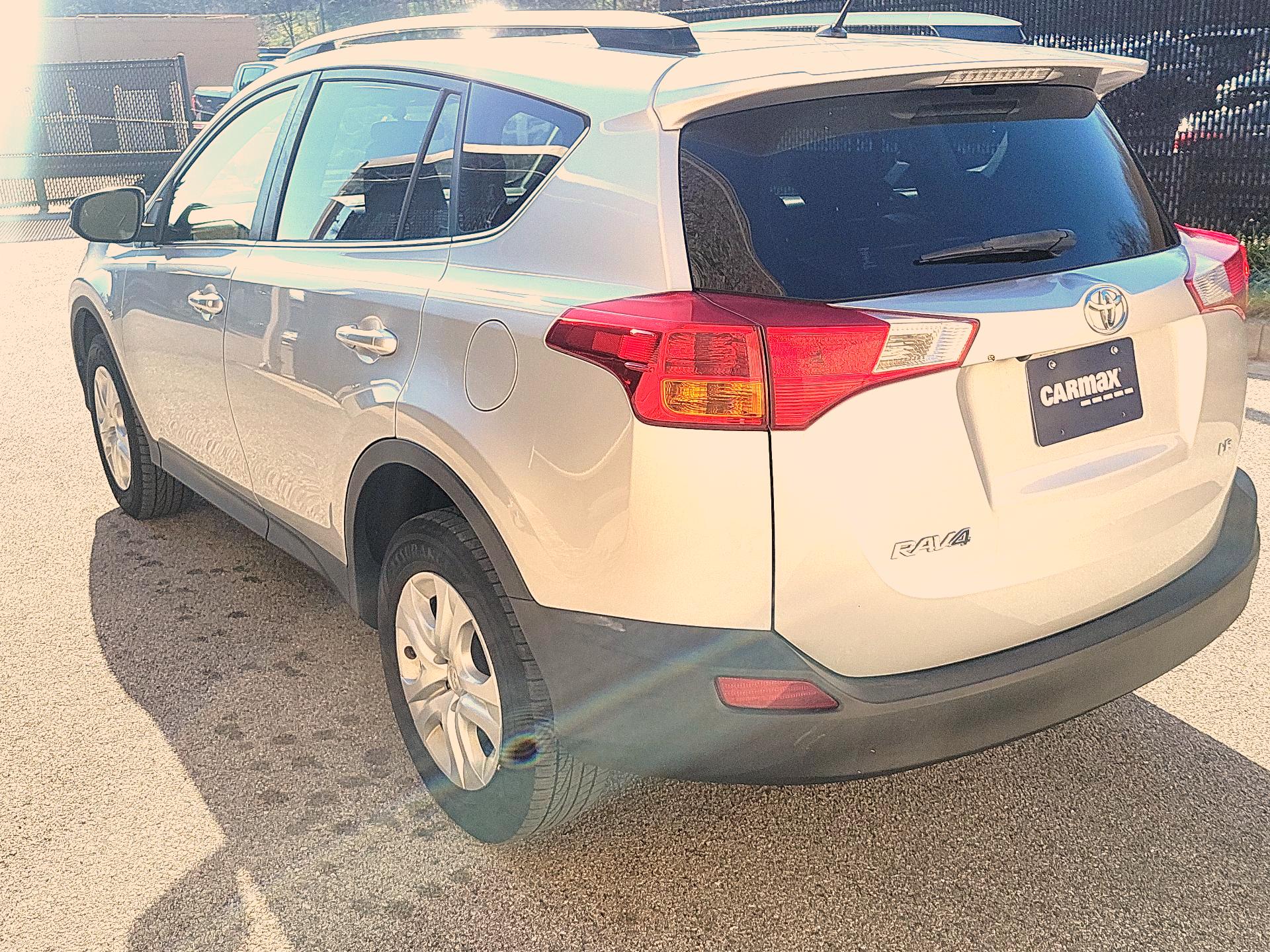 Thumbnail: 2015 Toyota RAV4 - 7