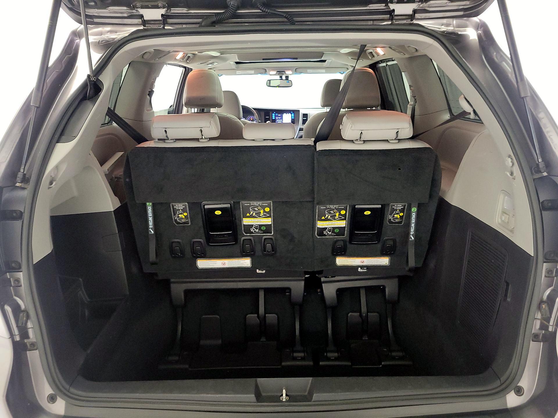 Thumbnail: 2017 Toyota Sienna - 20