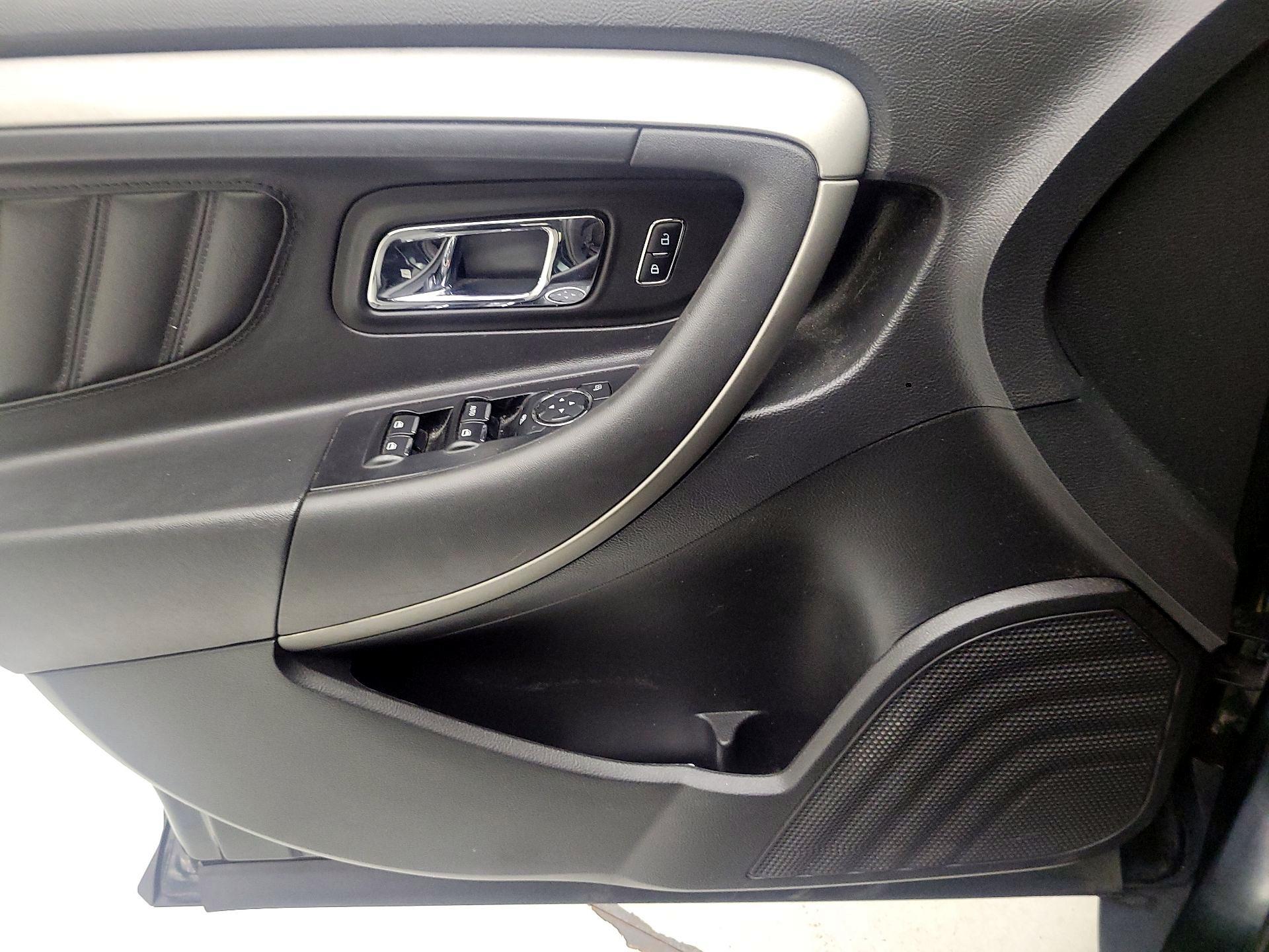 Thumbnail: 2014 Ford Taurus - 10