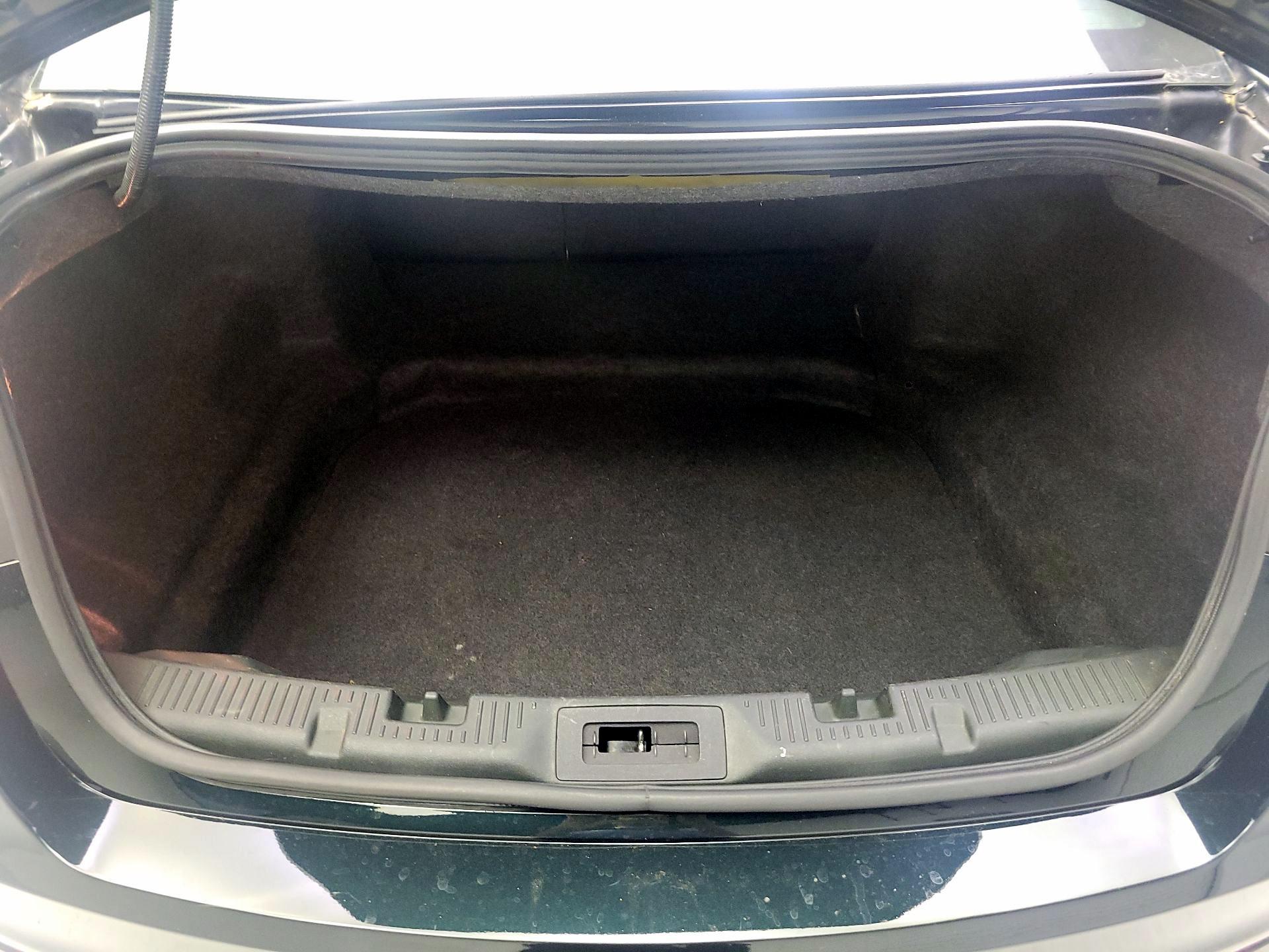 Thumbnail: 2014 Ford Taurus - 17