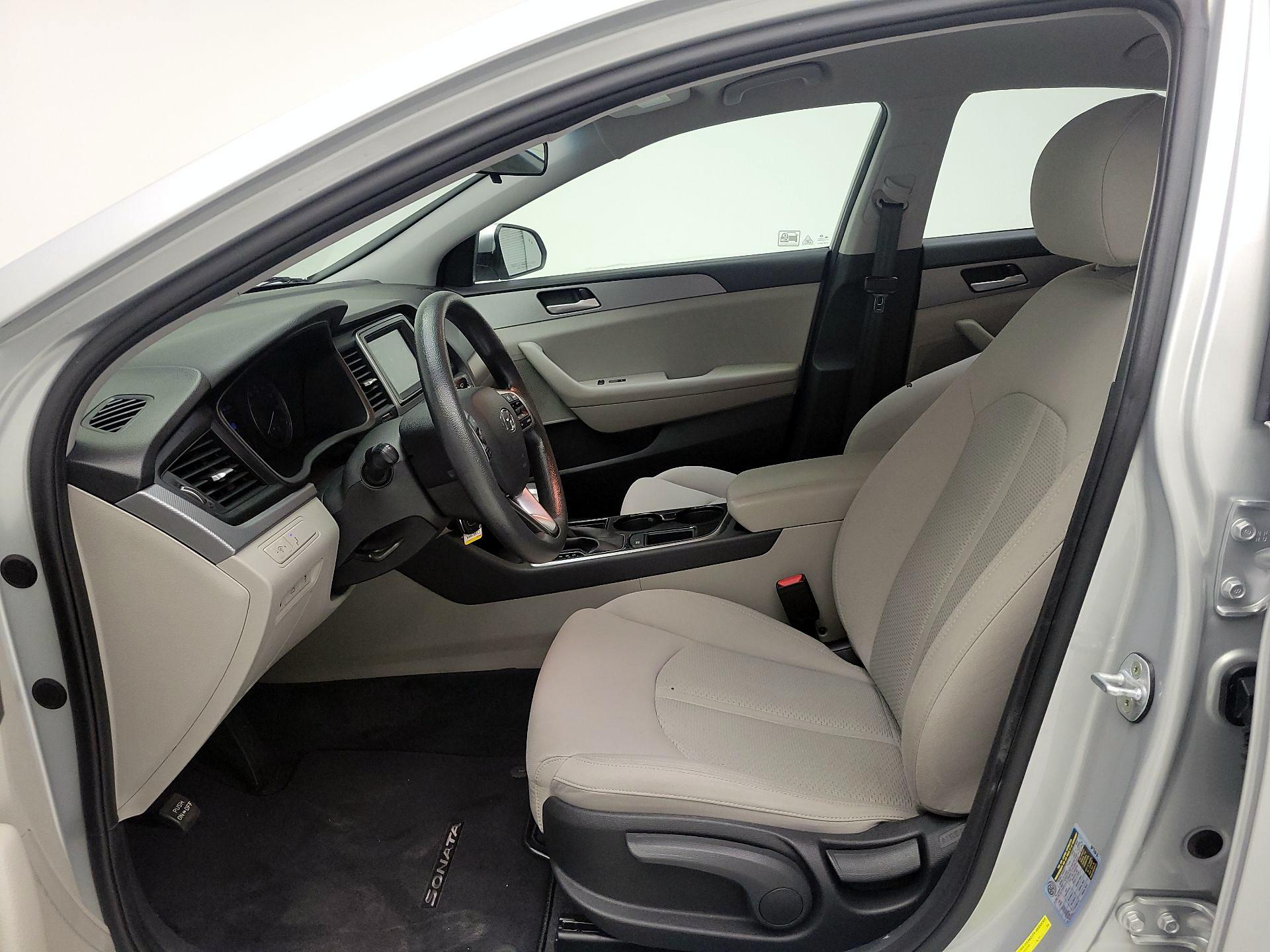 Thumbnail: 2019 Hyundai Sonata - 9