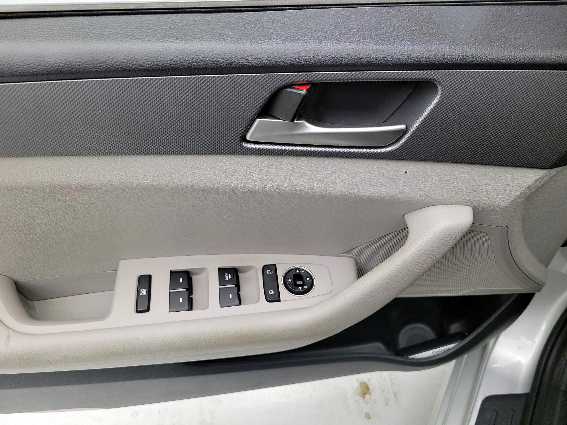 Thumbnail: 2019 Hyundai Sonata - 10