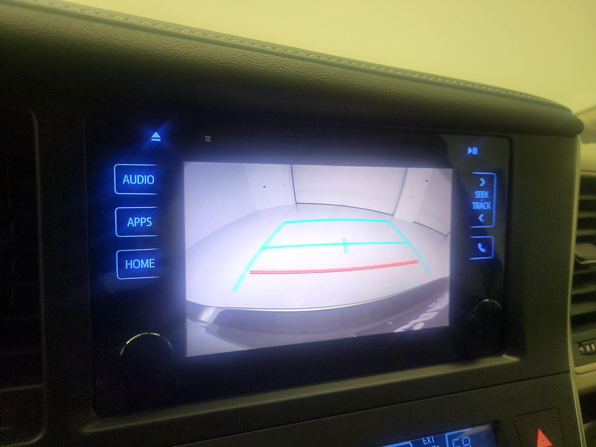 Thumbnail: 2017 Toyota Sienna - 12