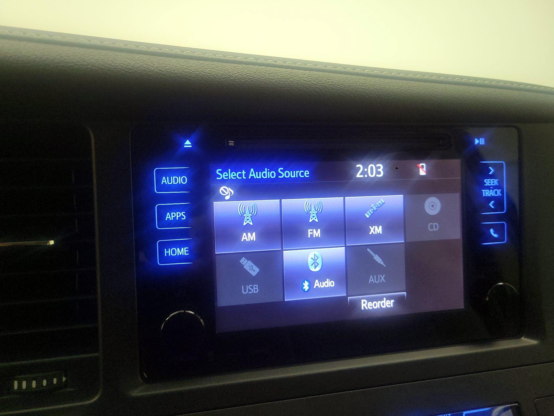 Thumbnail: 2017 Toyota Sienna - 13