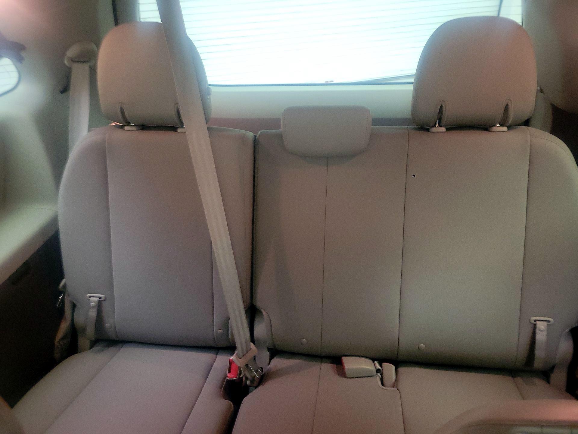 Thumbnail: 2017 Toyota Sienna - 19