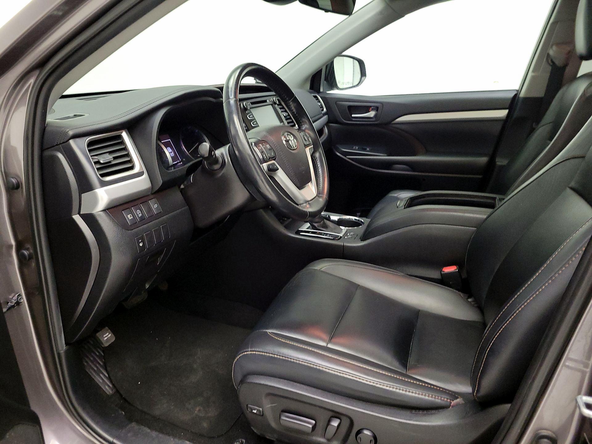 Thumbnail: 2019 Toyota Highlander - 9