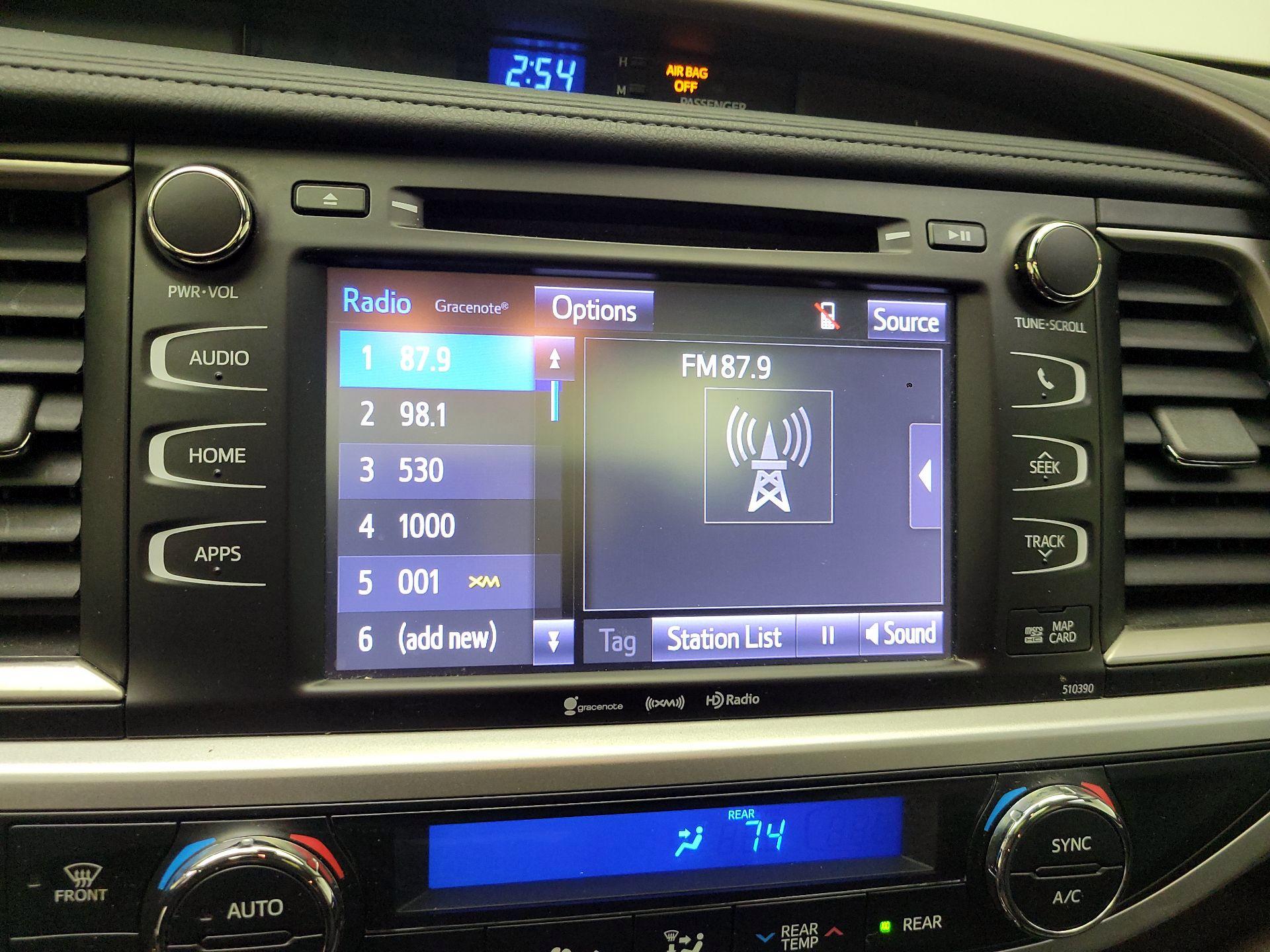 Thumbnail: 2019 Toyota Highlander - 13