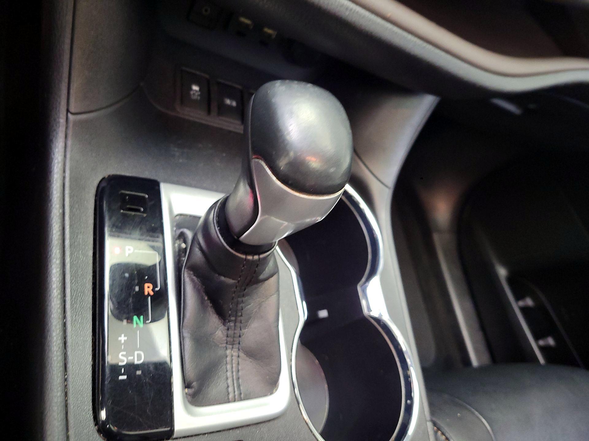 Thumbnail: 2019 Toyota Highlander - 15