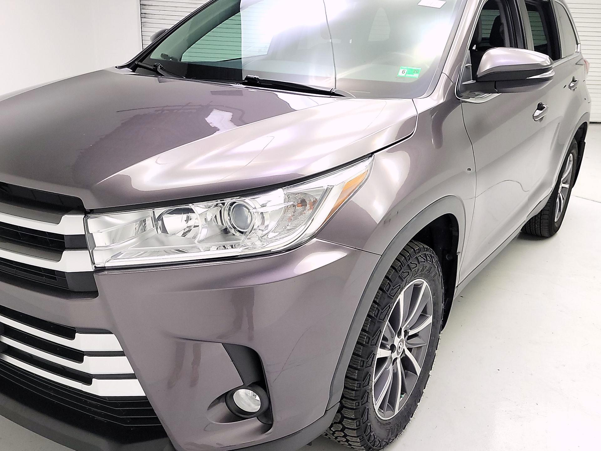 Thumbnail: 2019 Toyota Highlander - 3