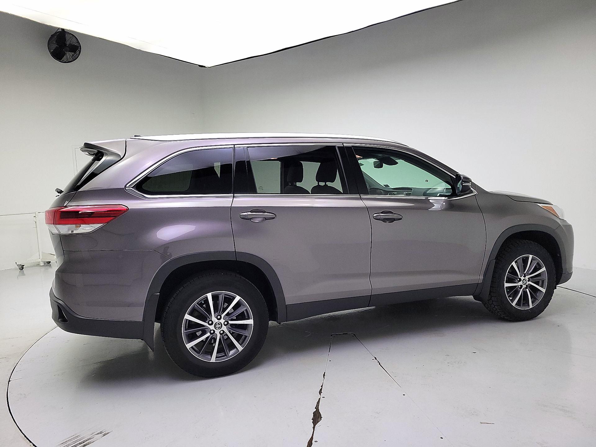 Thumbnail: 2019 Toyota Highlander - 4