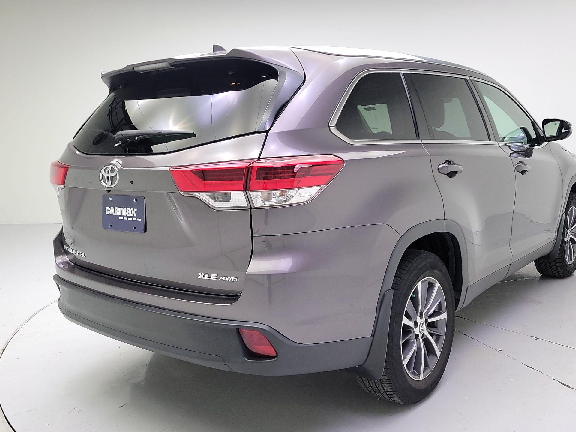 Thumbnail: 2019 Toyota Highlander - 5