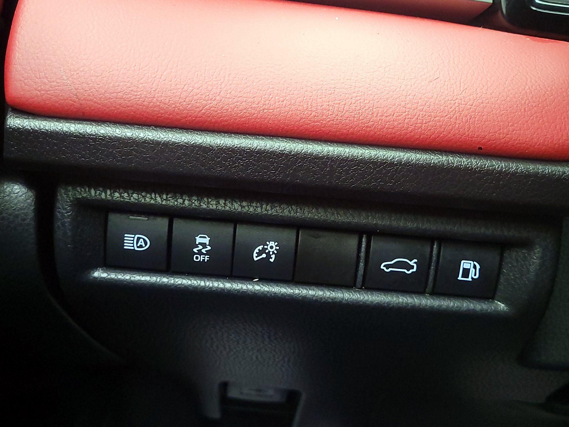 Thumbnail: 2025 Toyota Camry - 11