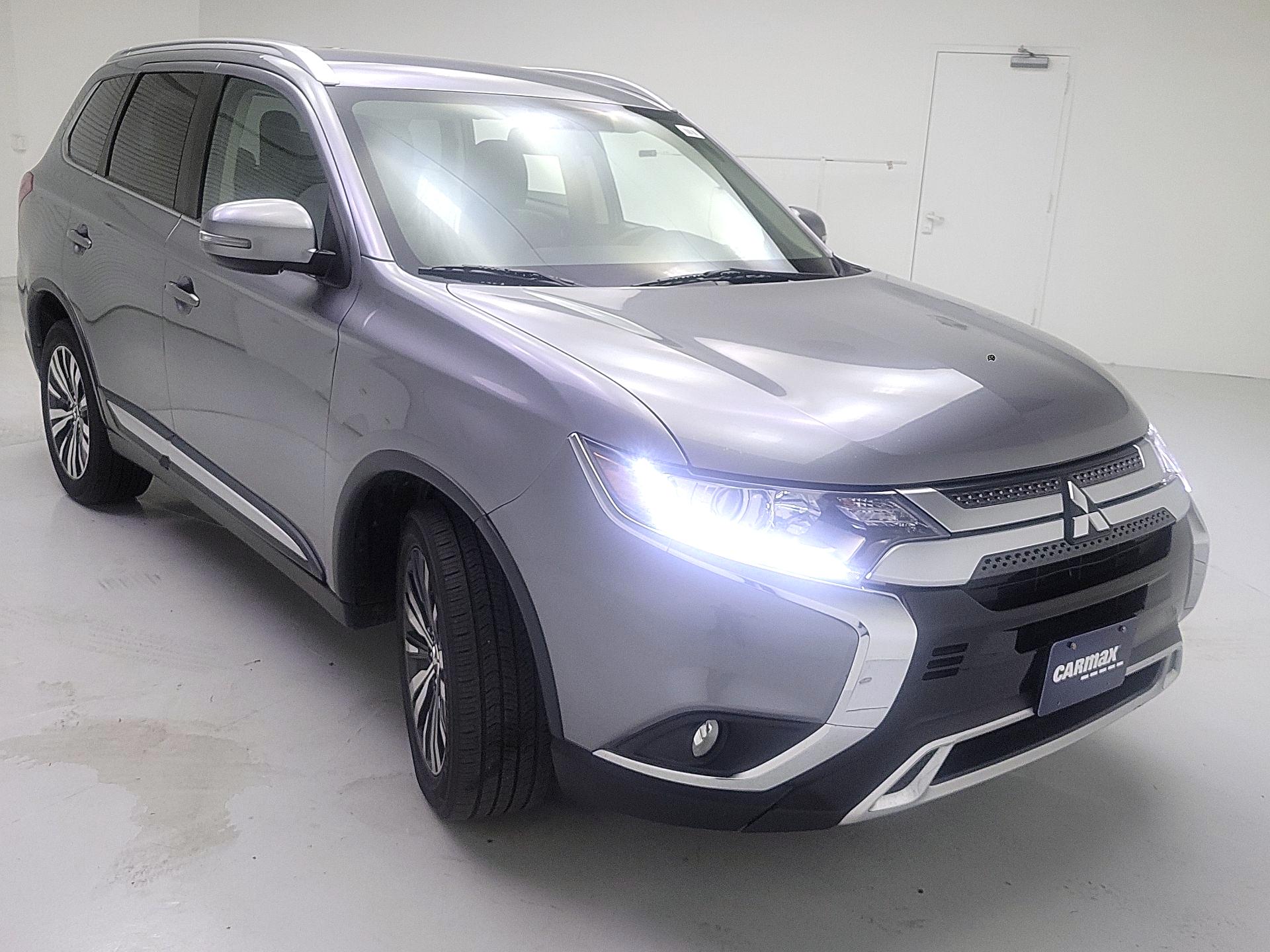 Thumbnail: 2019 Mitsubishi Outlander - 1