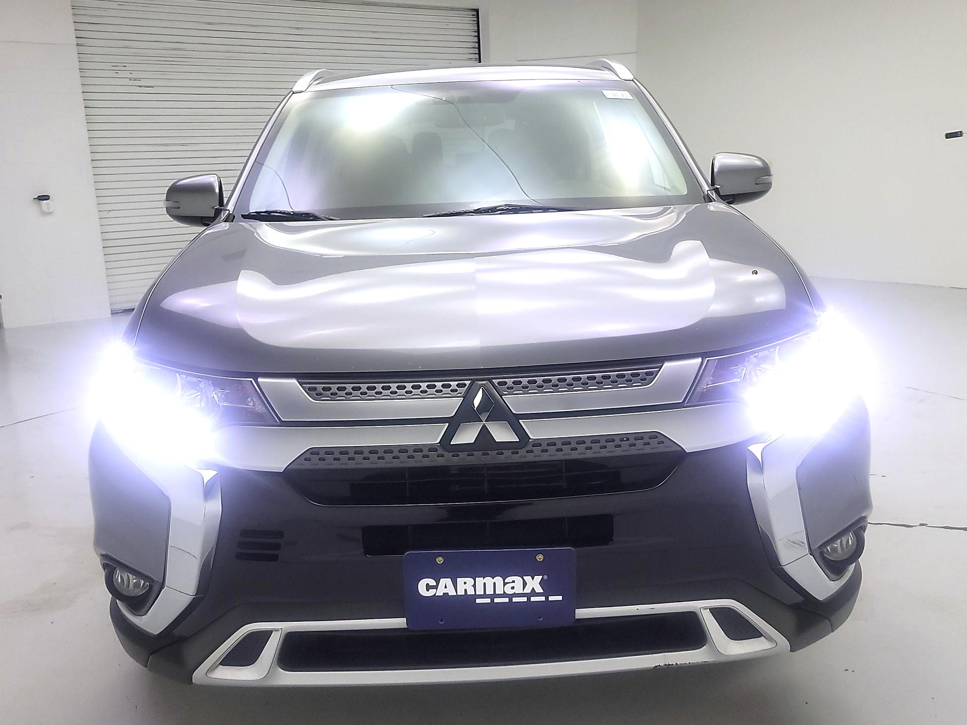 Thumbnail: 2019 Mitsubishi Outlander - 2
