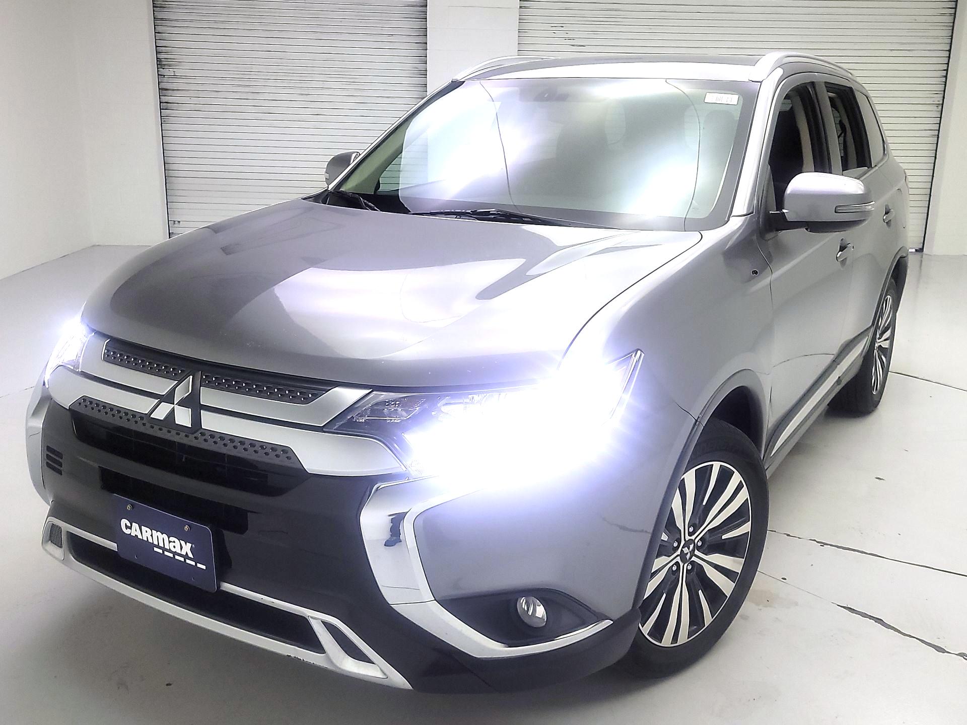 Thumbnail: 2019 Mitsubishi Outlander - 3