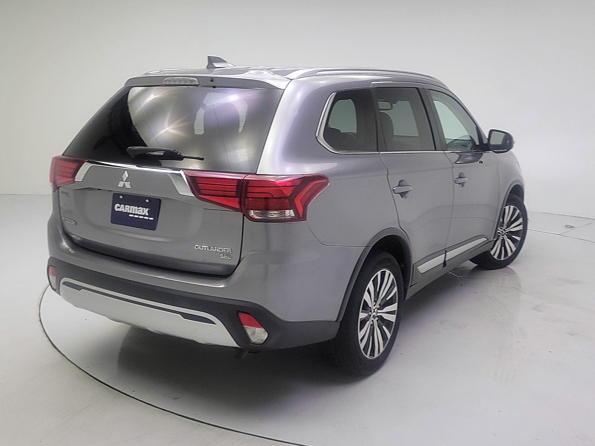 Thumbnail: 2019 Mitsubishi Outlander - 5