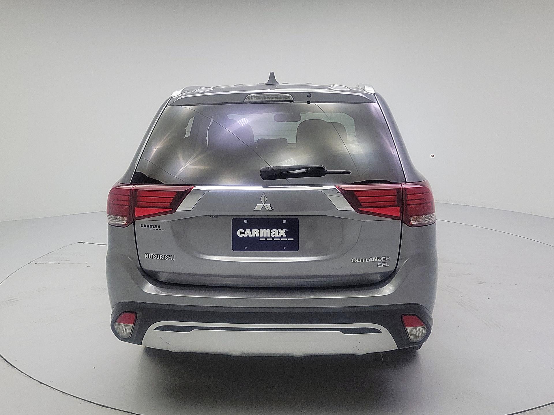 Thumbnail: 2019 Mitsubishi Outlander - 6