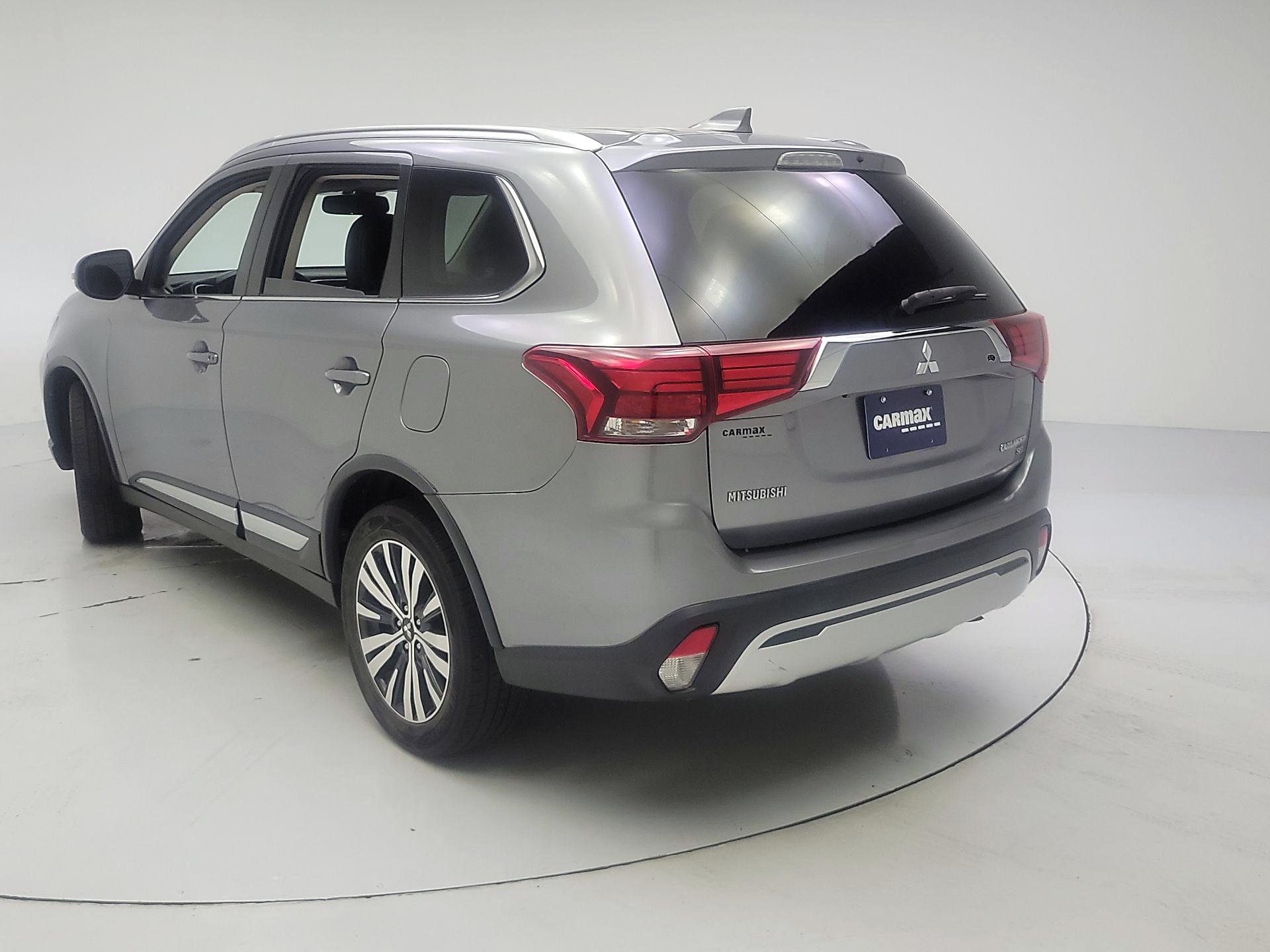 Thumbnail: 2019 Mitsubishi Outlander - 7