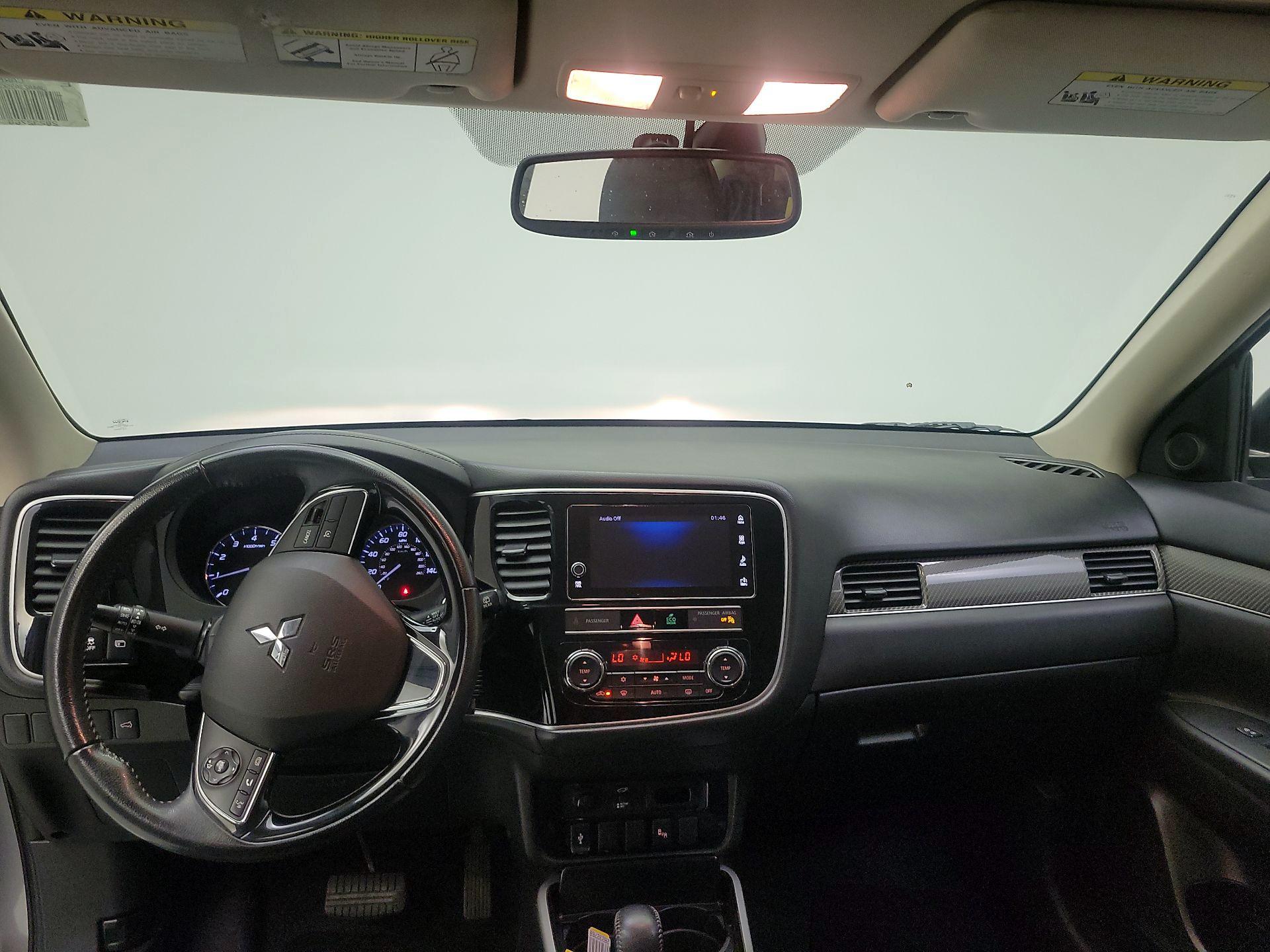 Thumbnail: 2019 Mitsubishi Outlander - 8
