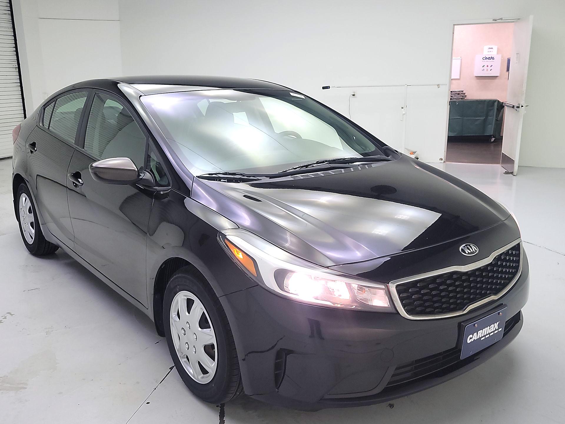 Thumbnail: 2017 Kia Forte - 1