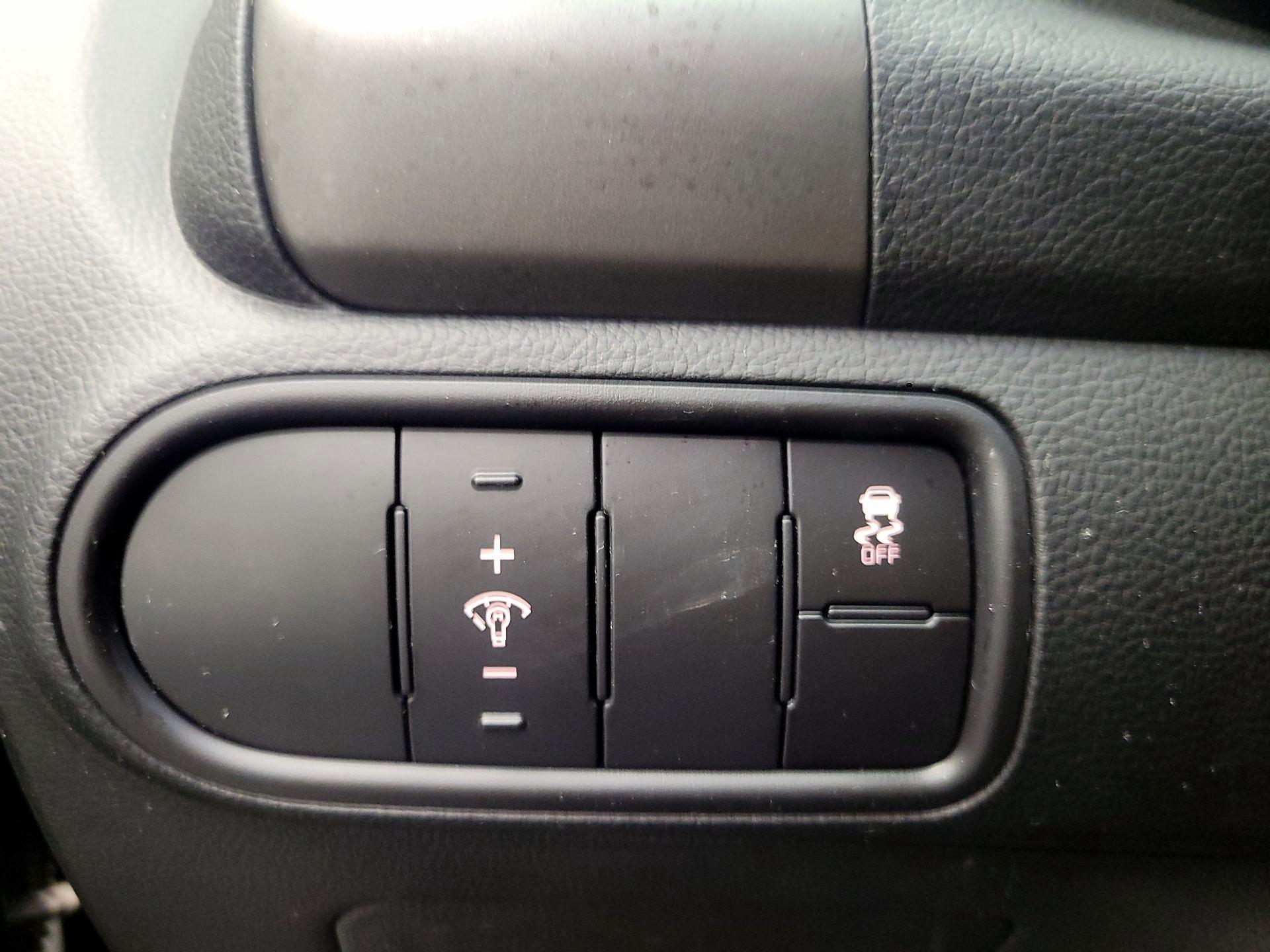 Thumbnail: 2017 Kia Forte - 11