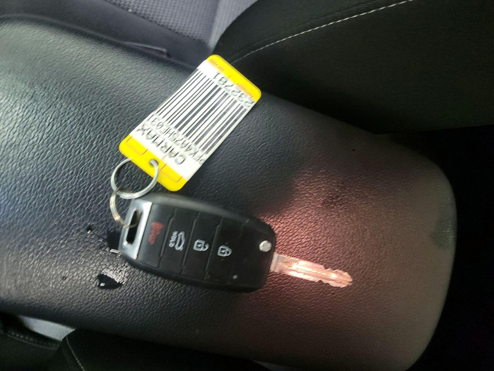 Thumbnail: 2017 Kia Forte - 19