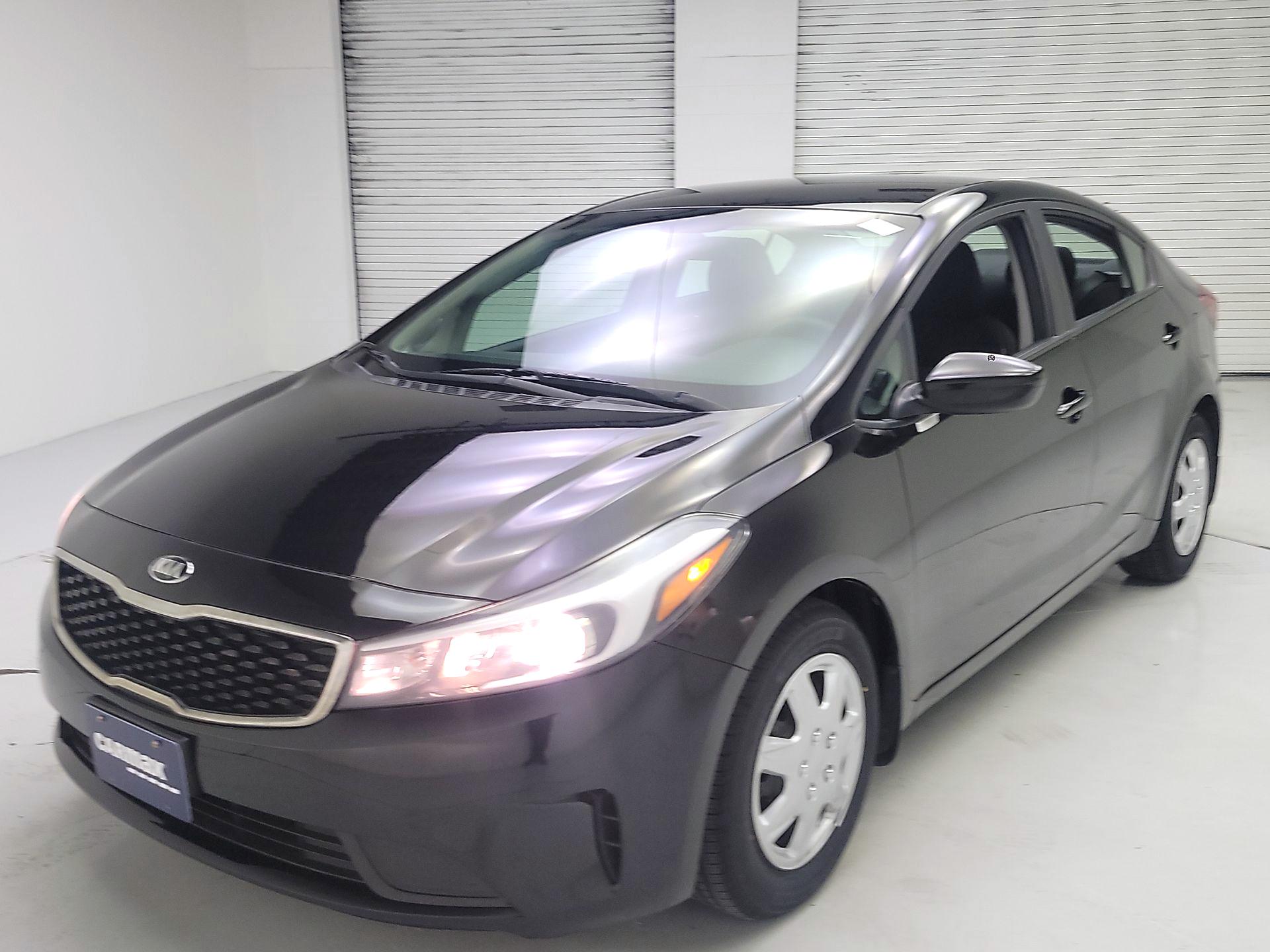 Thumbnail: 2017 Kia Forte - 3