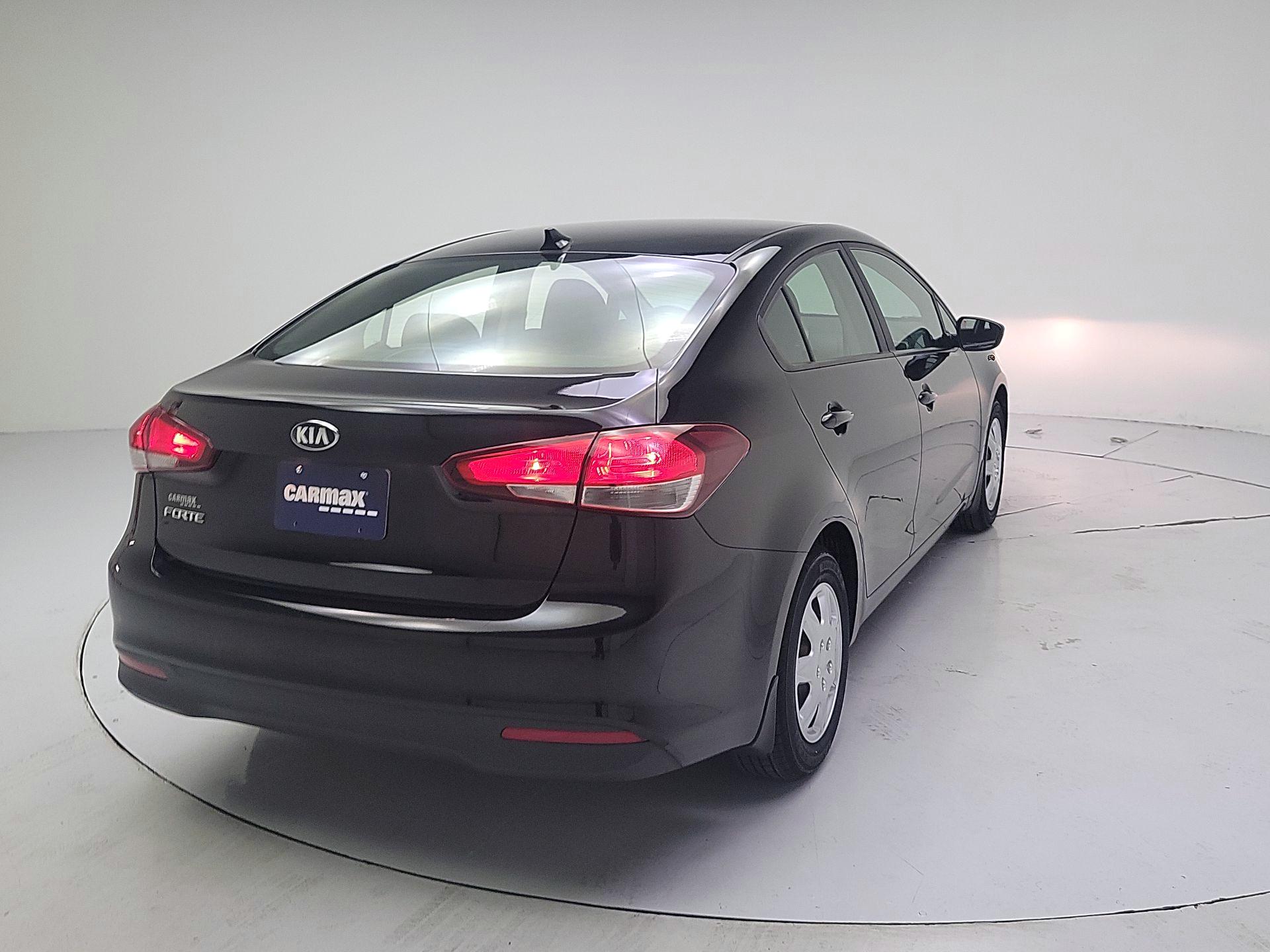 Thumbnail: 2017 Kia Forte - 5