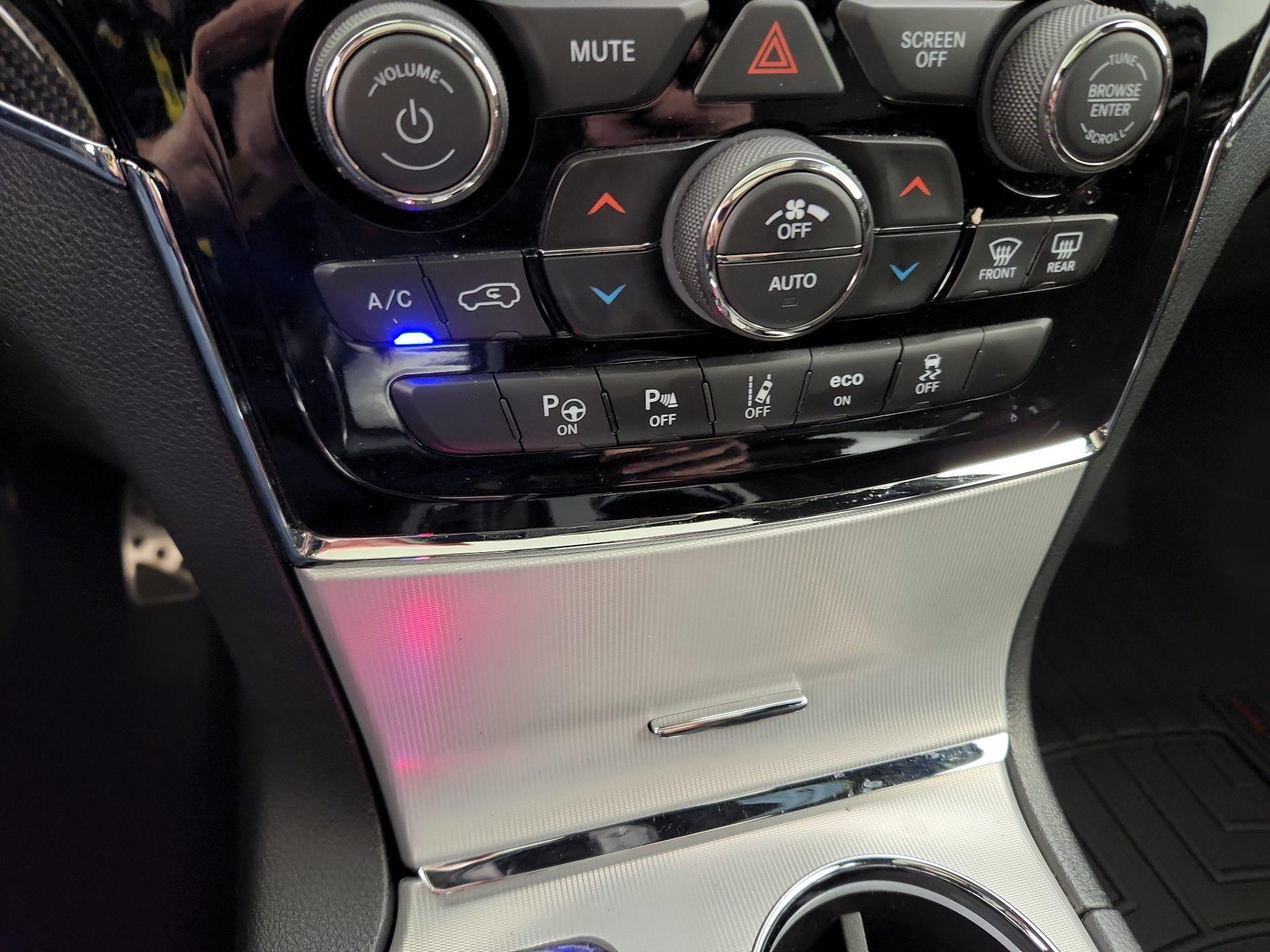 Thumbnail: 2020 Jeep Grand Cherokee - 17