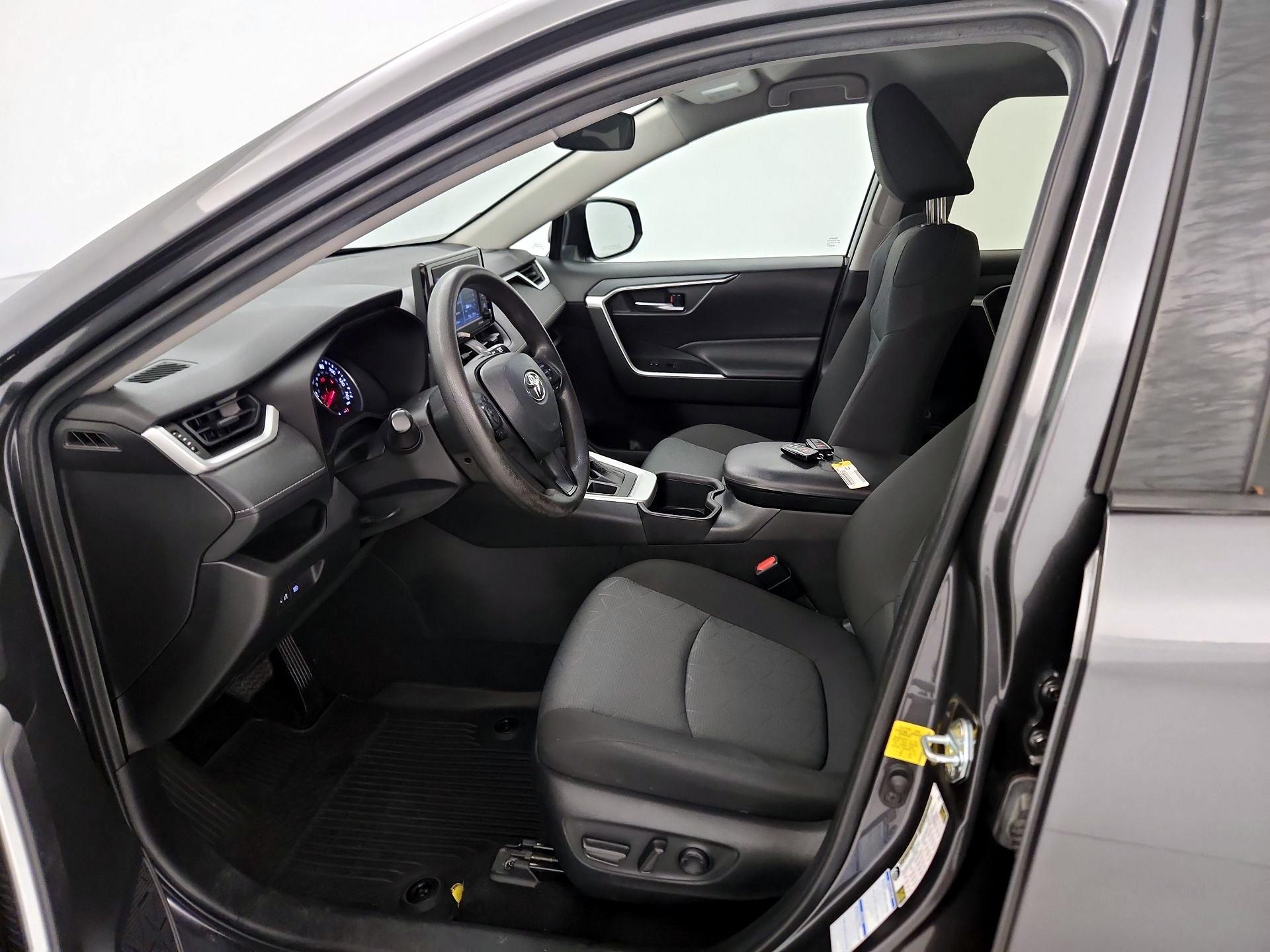 Thumbnail: 2022 Toyota RAV4 - 11