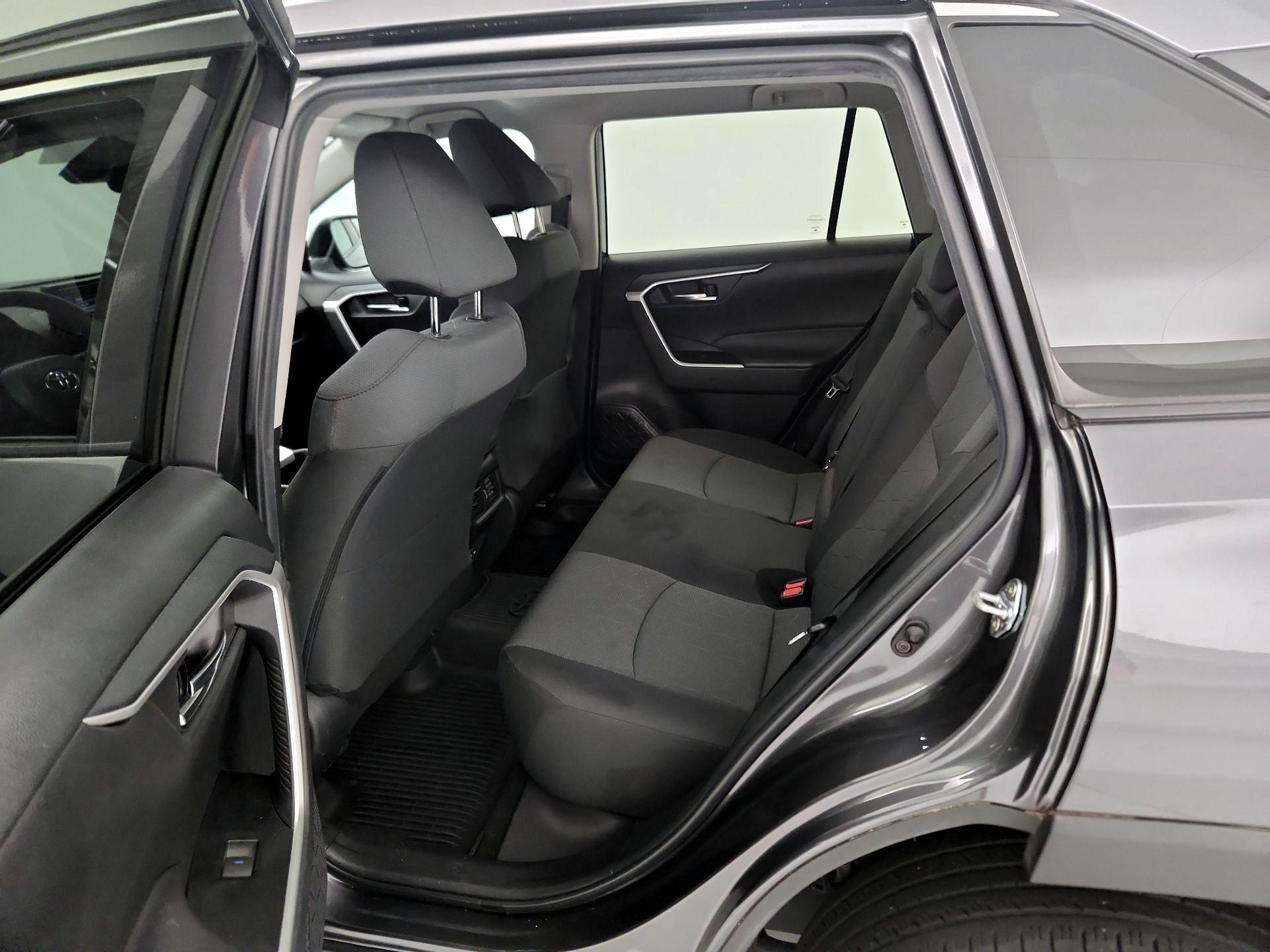 Thumbnail: 2022 Toyota RAV4 - 18