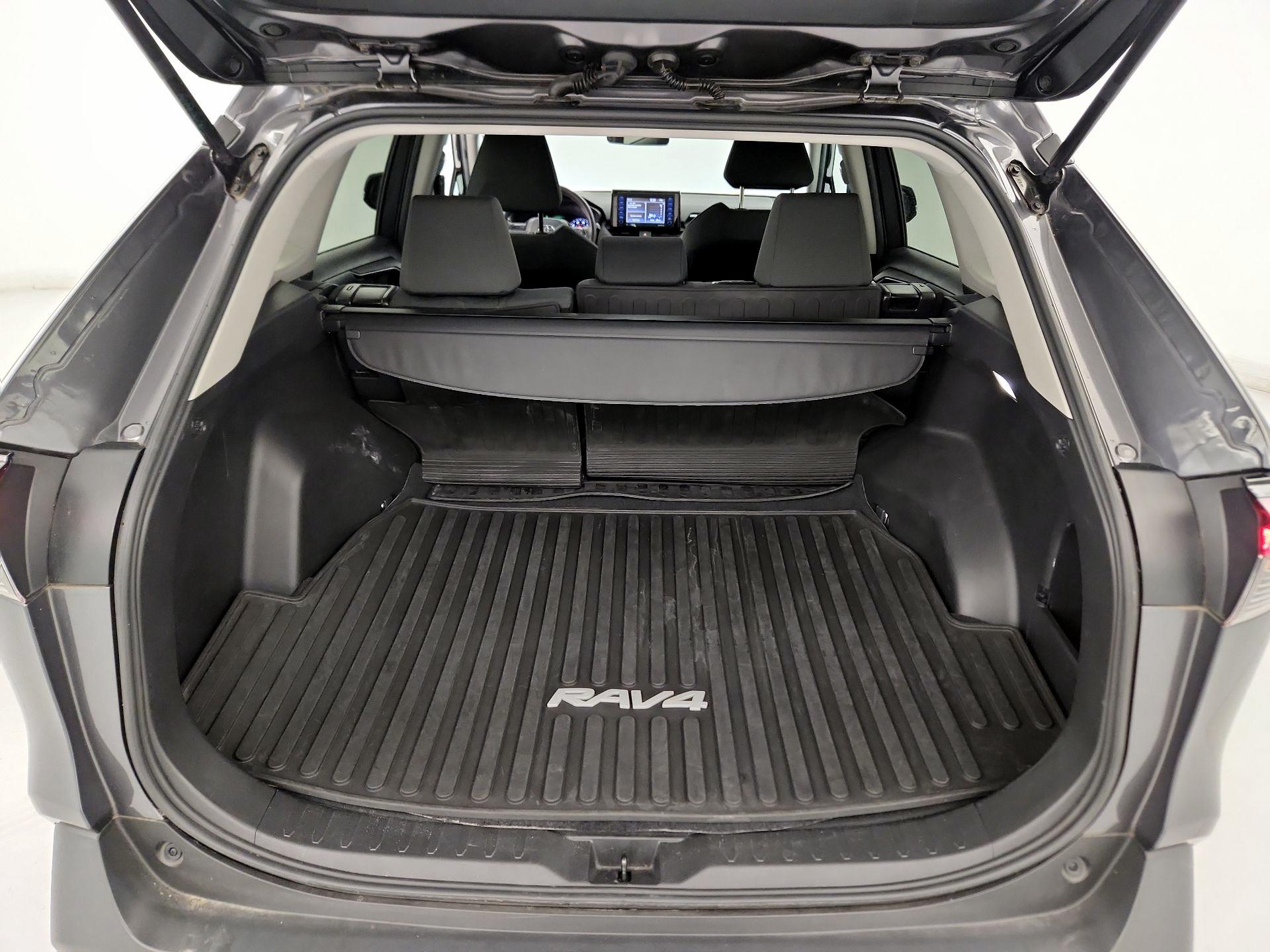 Thumbnail: 2022 Toyota RAV4 - 19