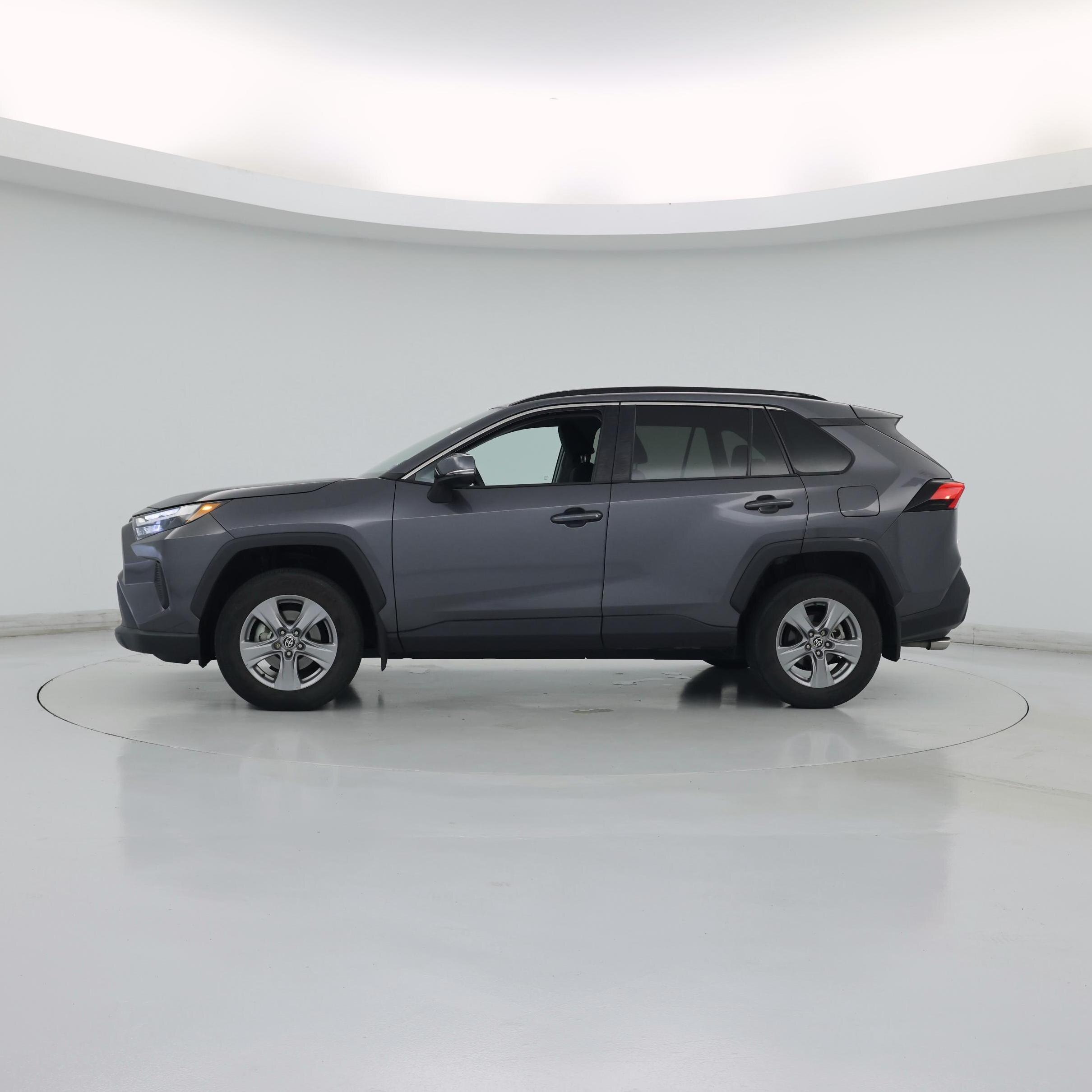 Thumbnail: 2022 Toyota RAV4 - 3