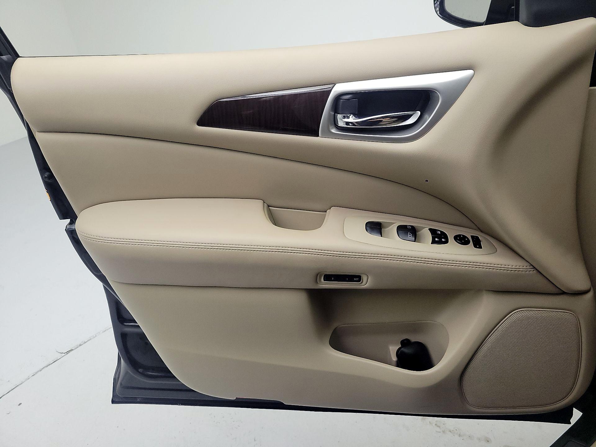 Thumbnail: 2014 Nissan Pathfinder - 10