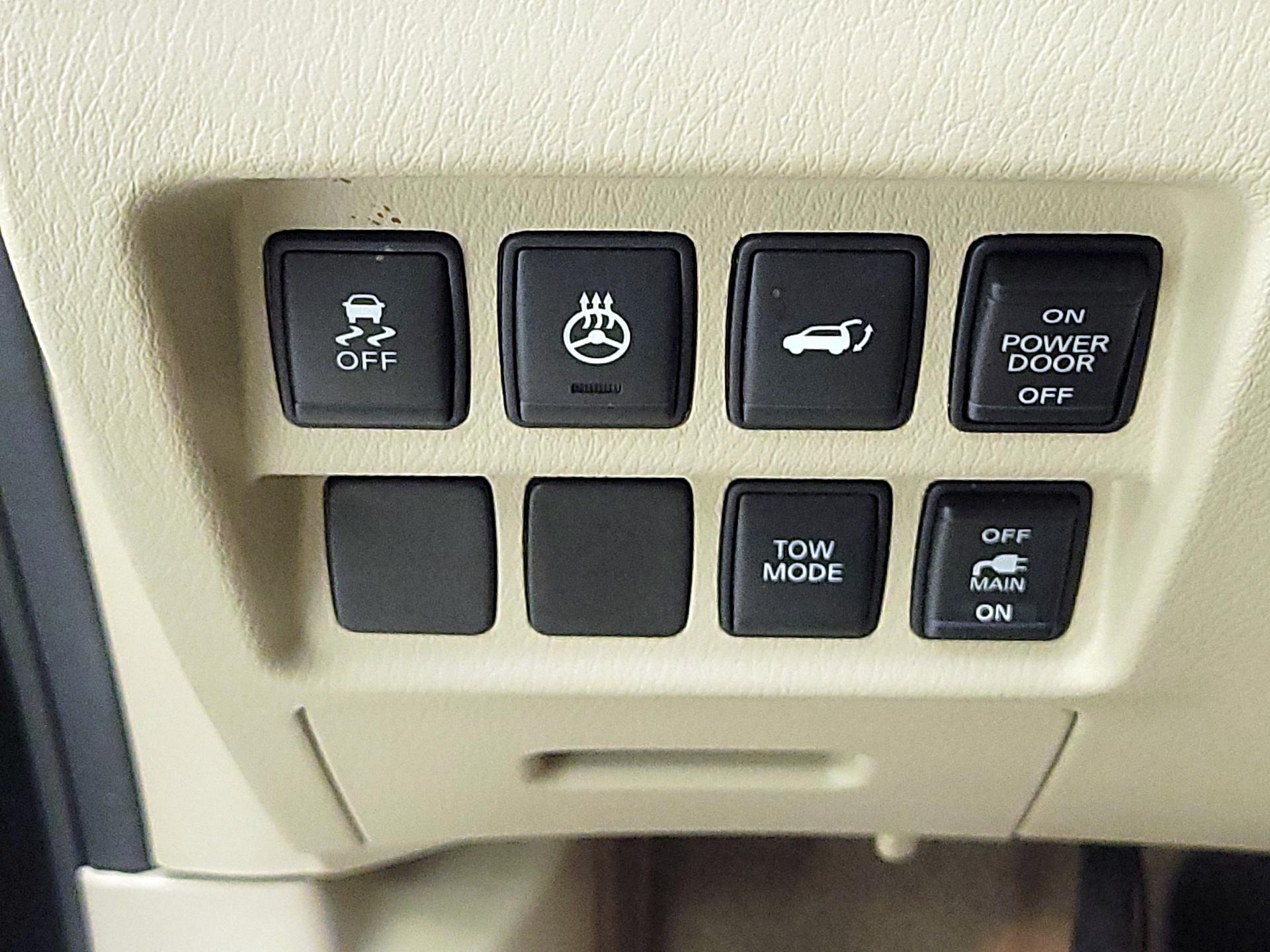 Thumbnail: 2014 Nissan Pathfinder - 11