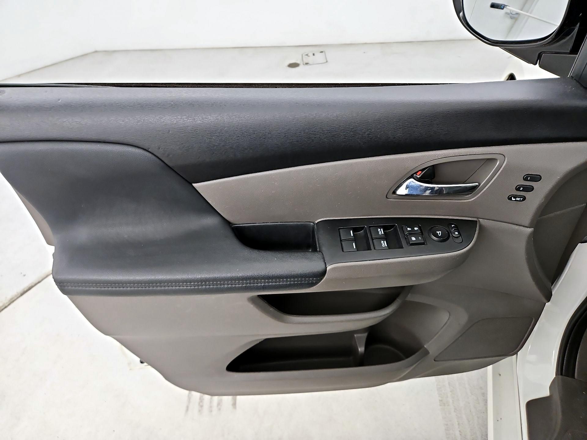 Thumbnail: 2016 Honda Odyssey - 12