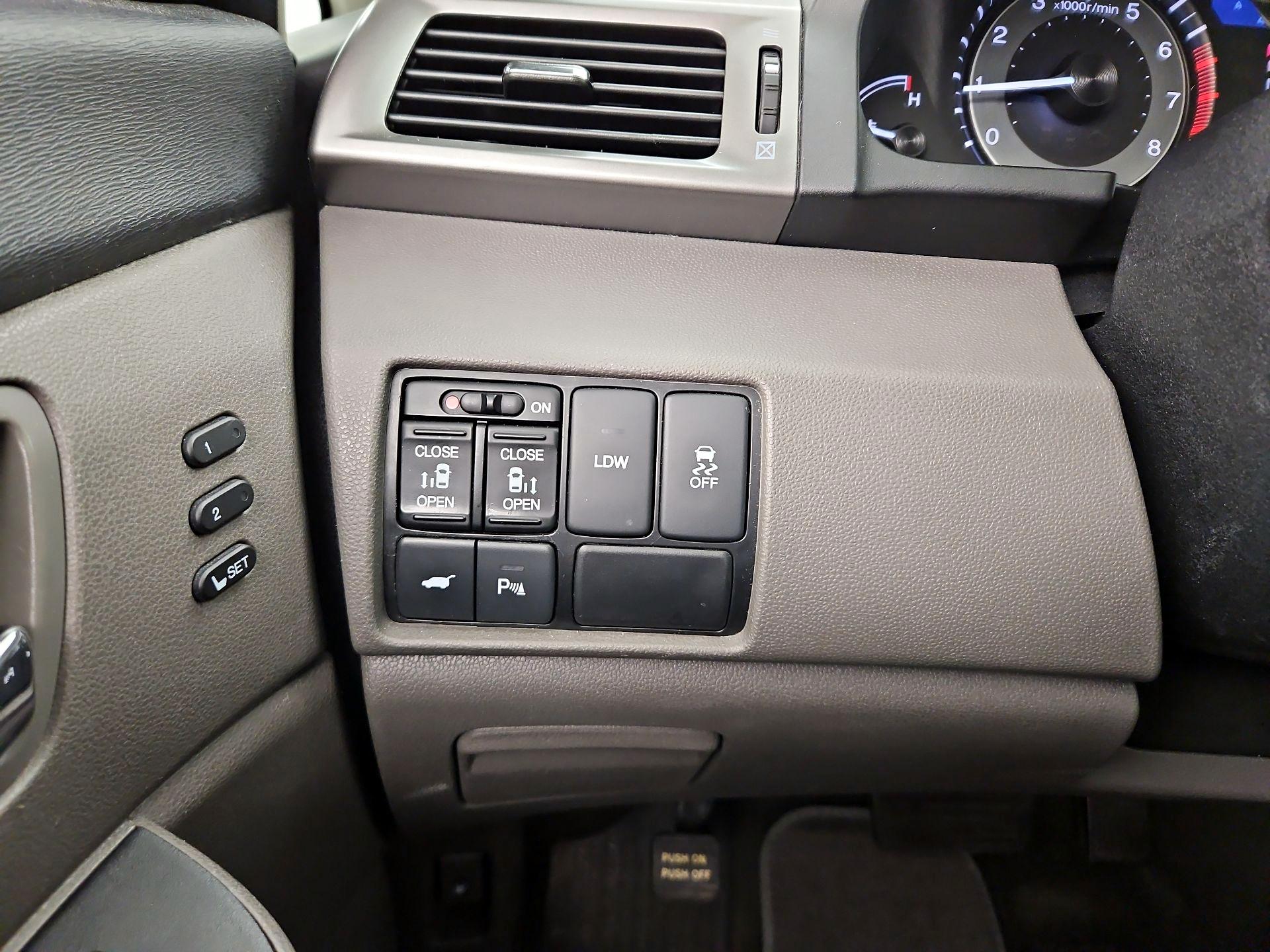 Thumbnail: 2016 Honda Odyssey - 13