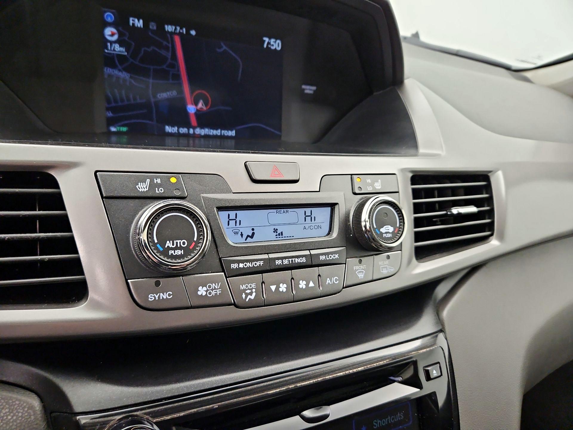 Thumbnail: 2016 Honda Odyssey - 17