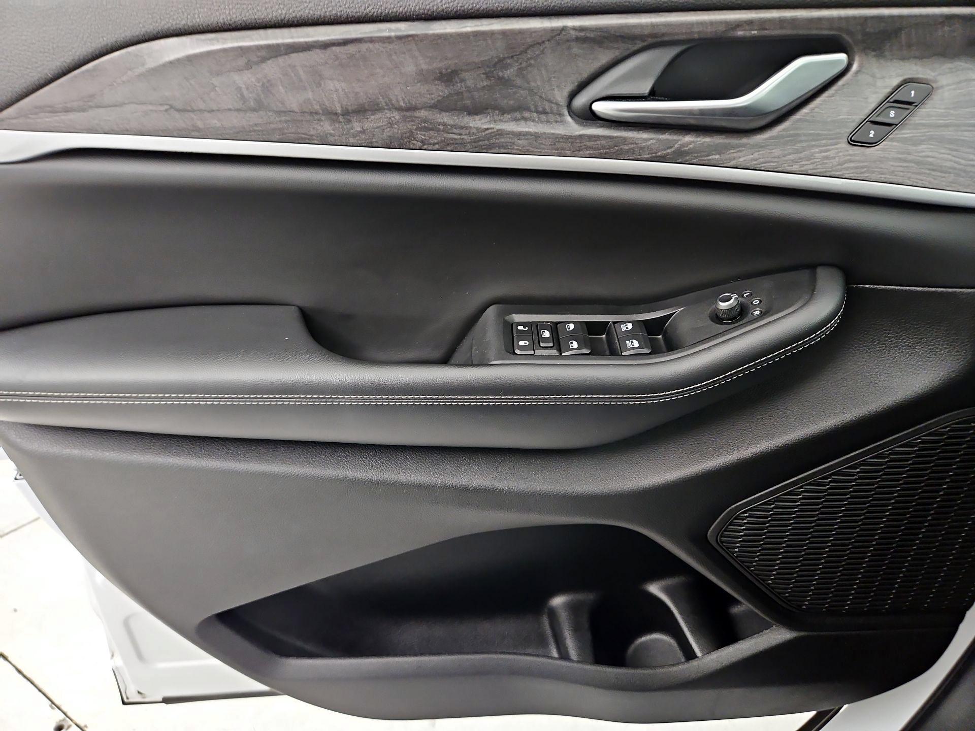 Thumbnail: 2023 Jeep Grand Cherokee - 12