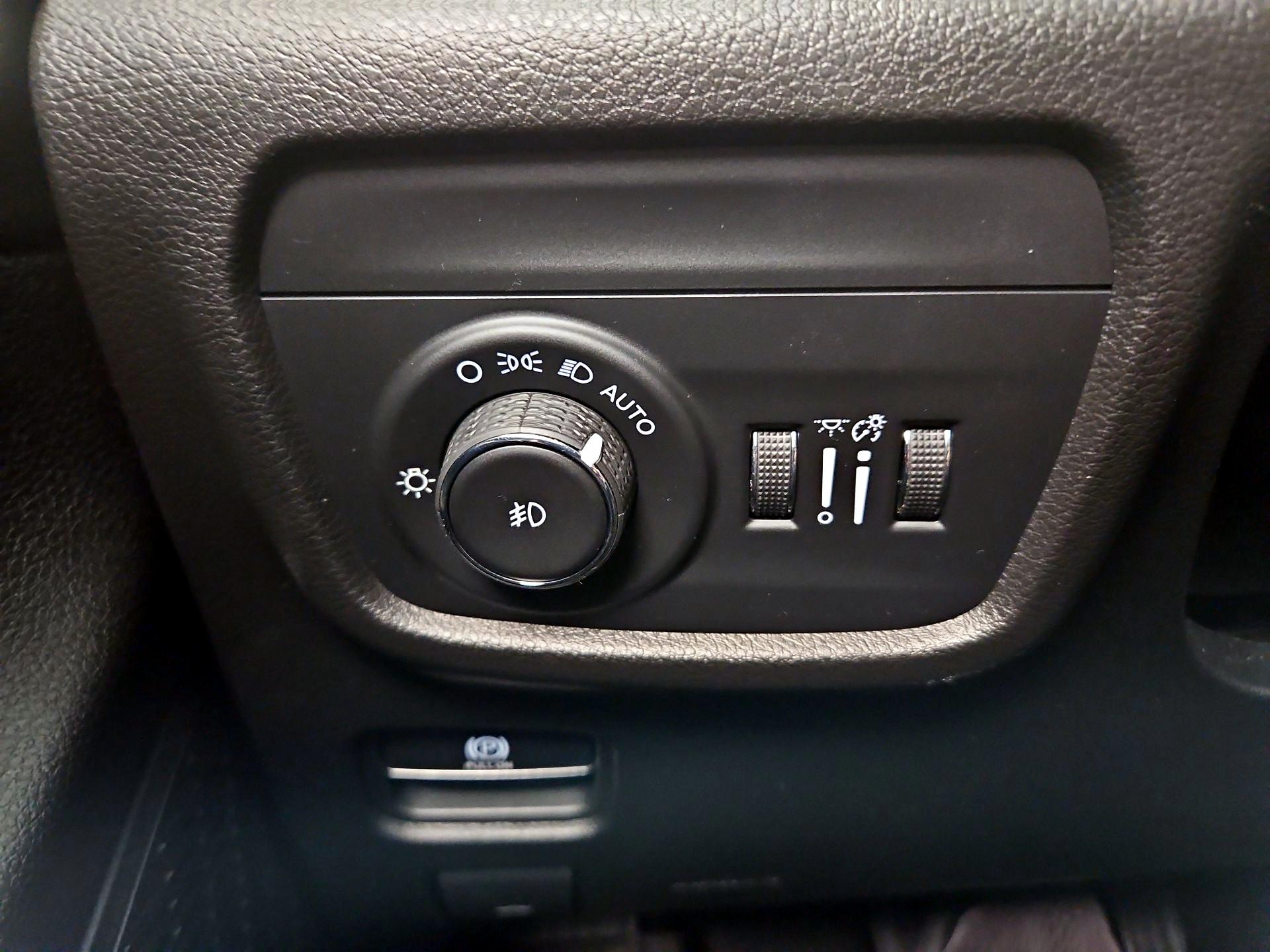 Thumbnail: 2023 Jeep Grand Cherokee - 13