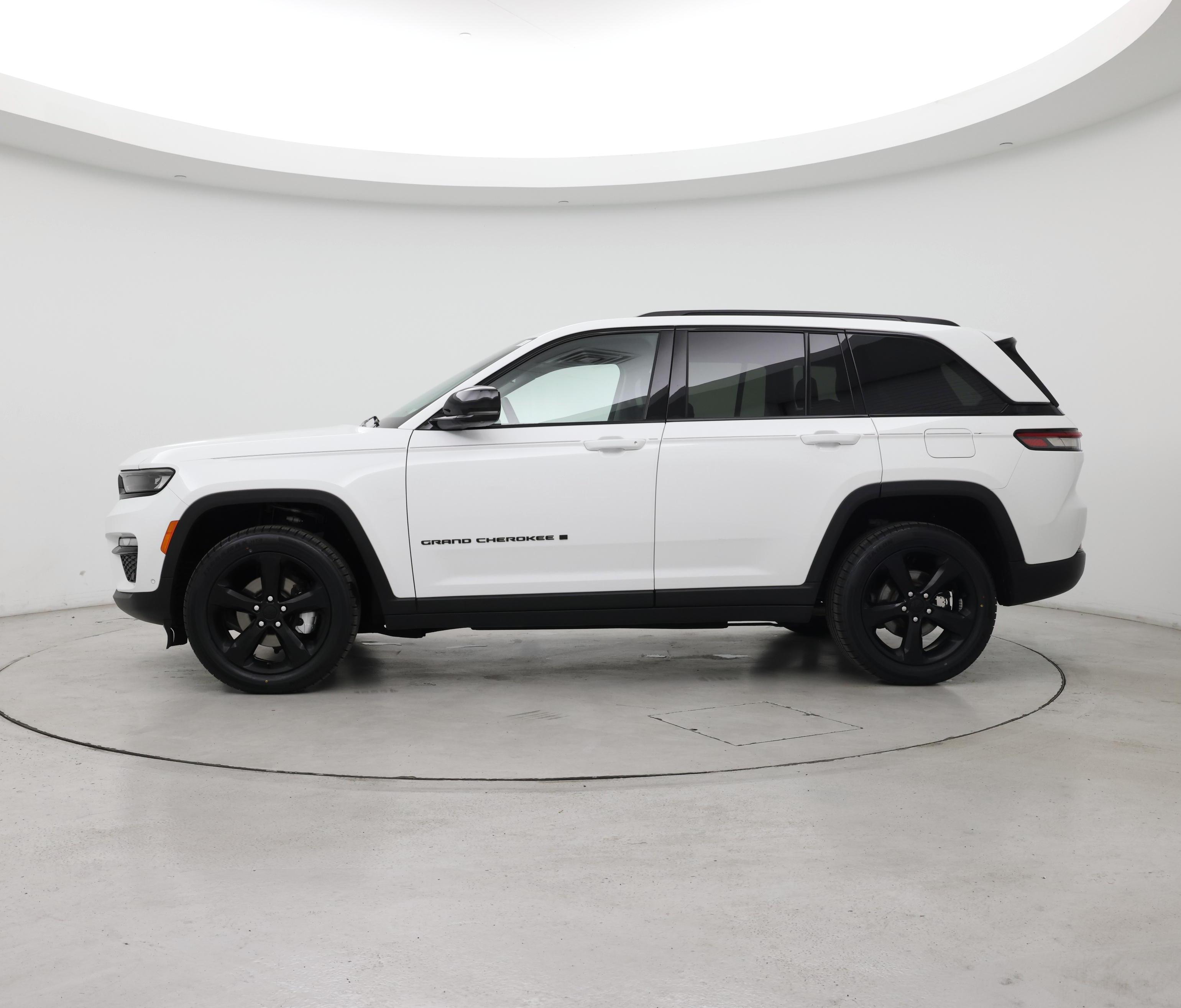 Thumbnail: 2023 Jeep Grand Cherokee - 3