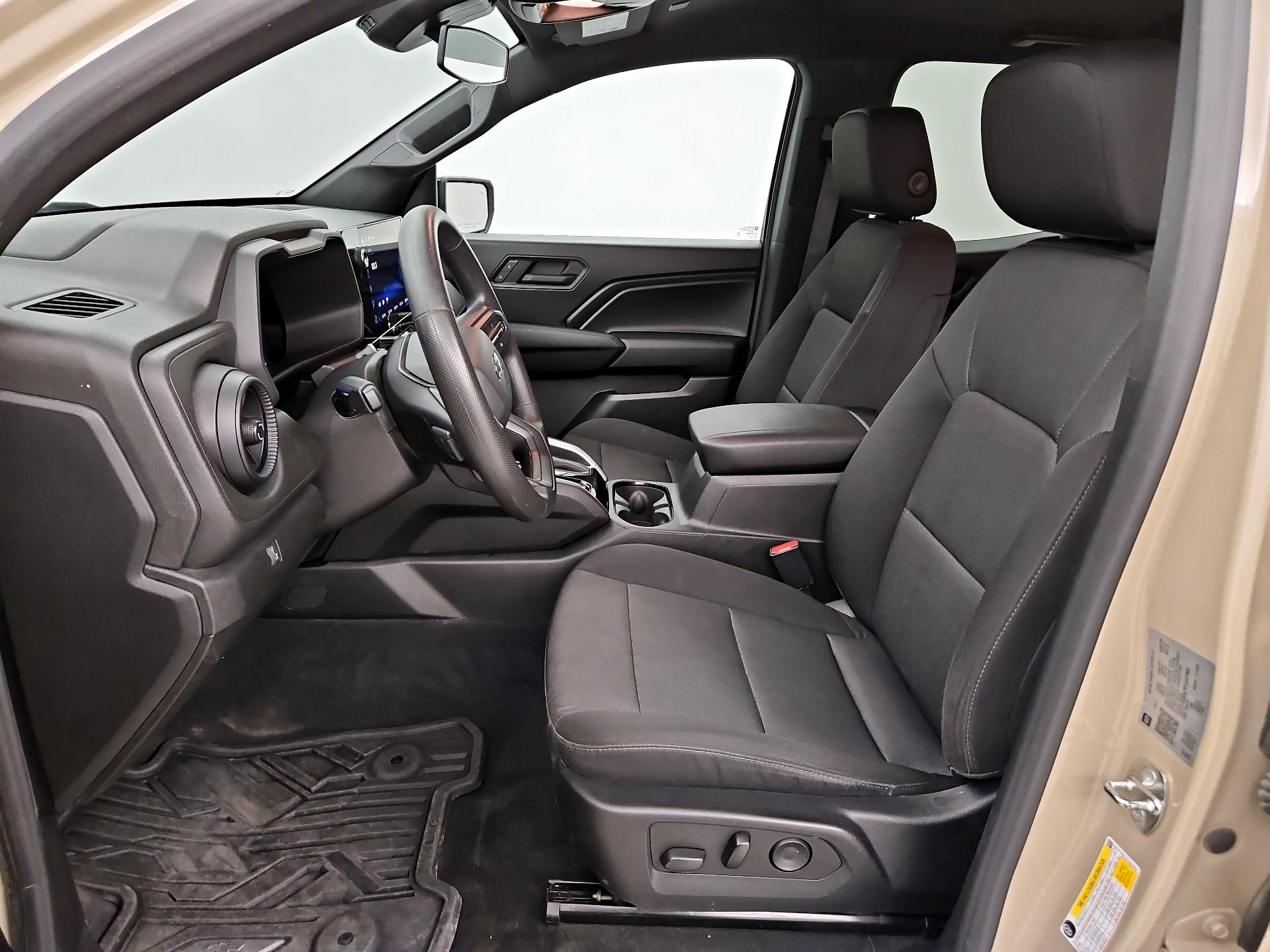 Thumbnail: 2023 Chevrolet Colorado - 11