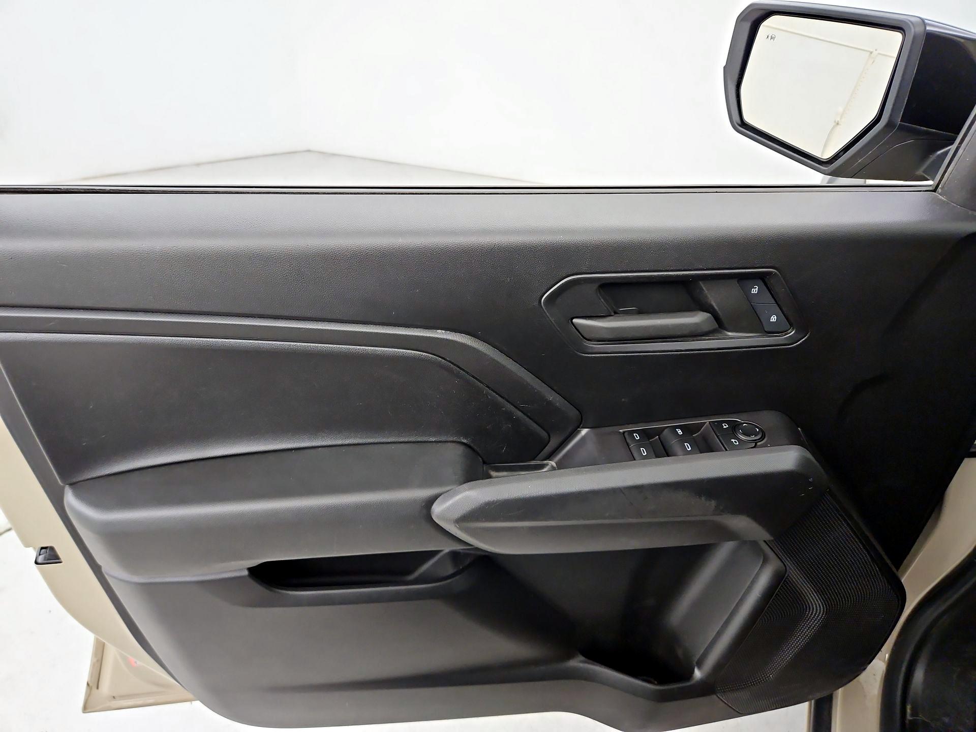 Thumbnail: 2023 Chevrolet Colorado - 12