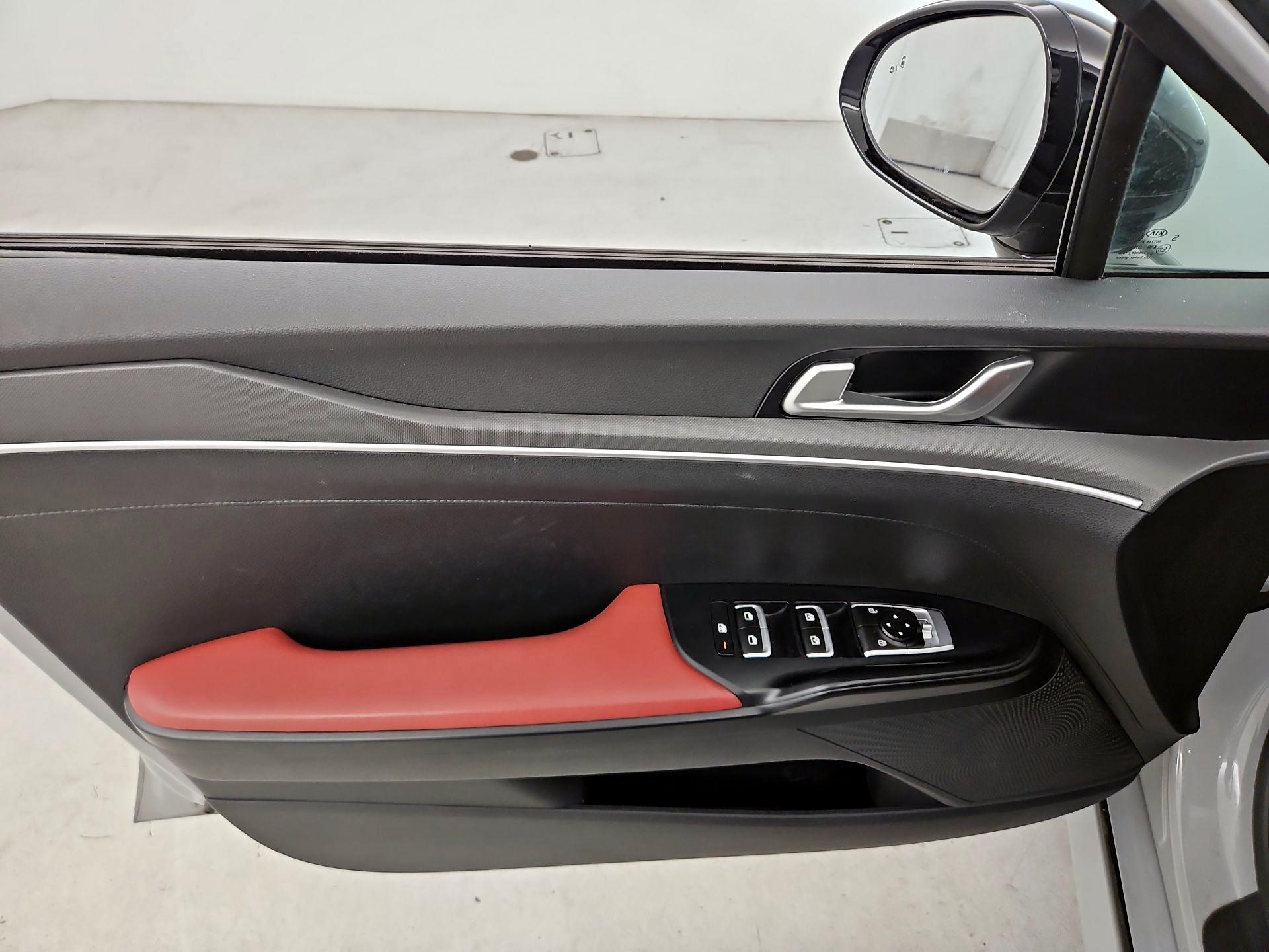 Thumbnail: 2021 Kia K5 - 12