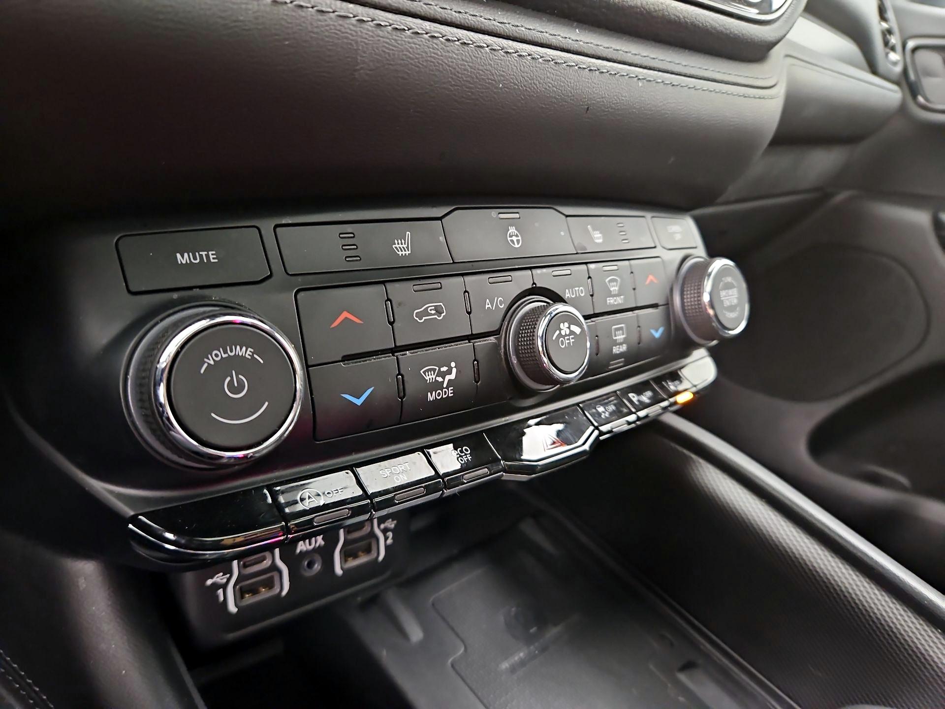 Thumbnail: 2022 Dodge Durango - 17